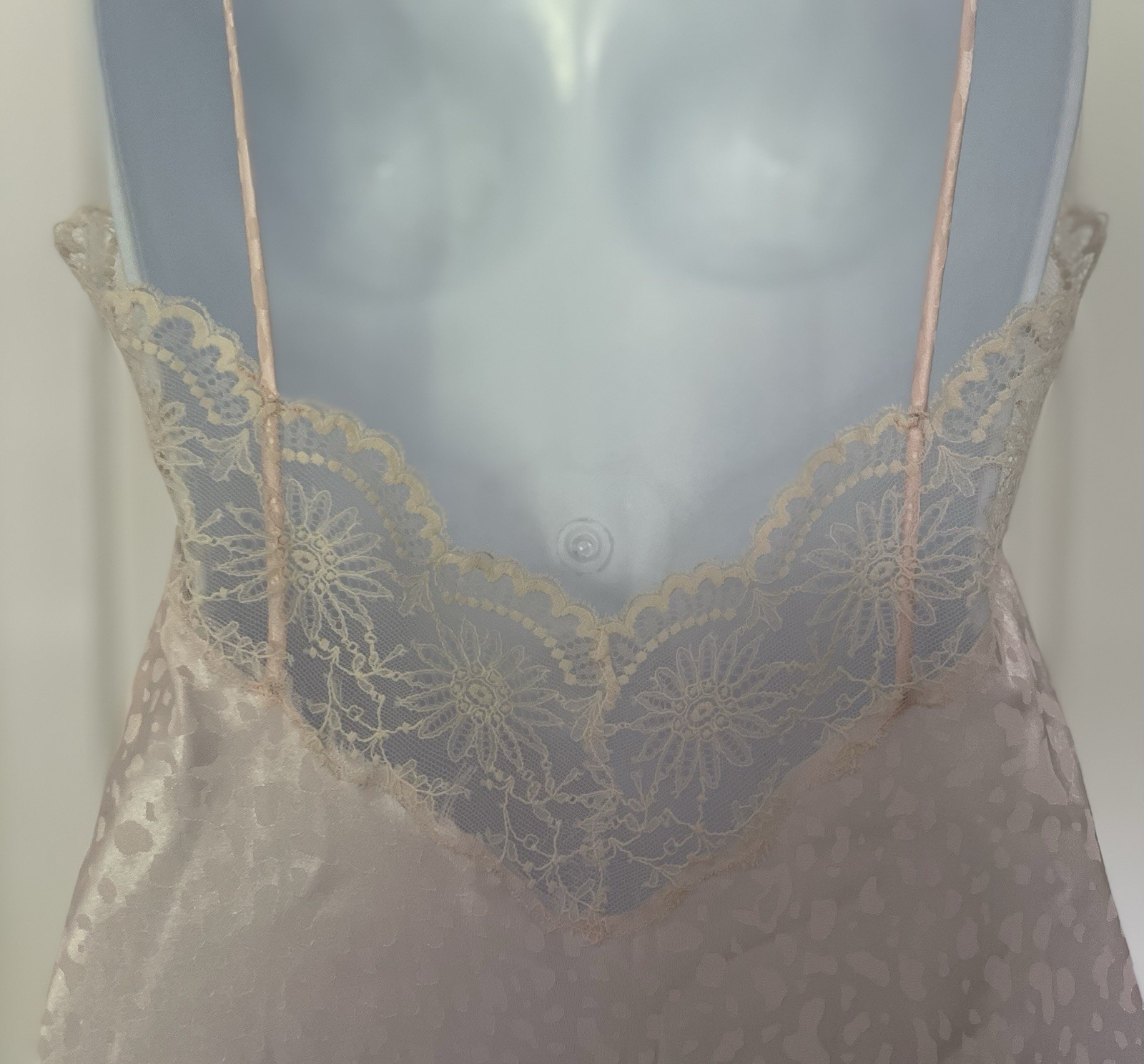 VTG &rsquo;80s Georgette Trabolsi – Medium- Chemise Nightgown -Blush Pink Cream Lace