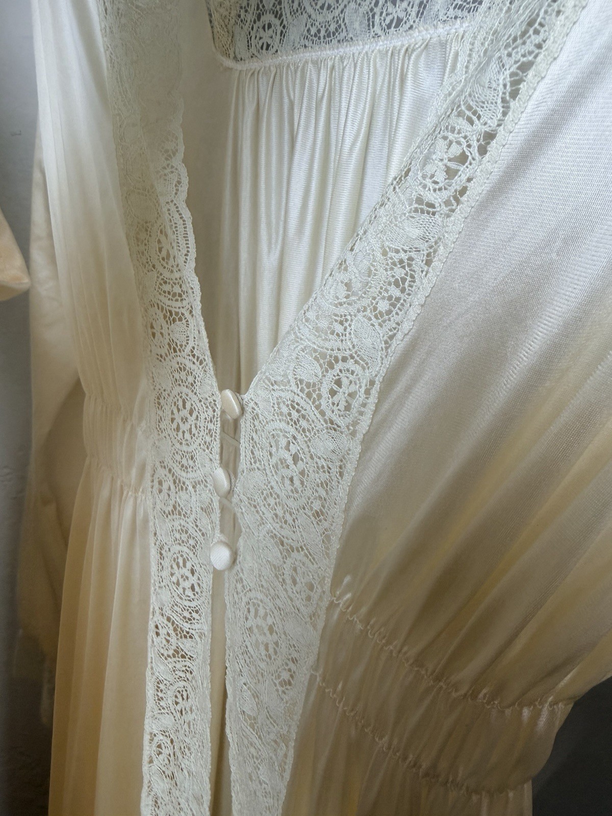 Vintage Miss Elaine Peignoir Set Ivory Lace Bridal Robe Gown Small USA