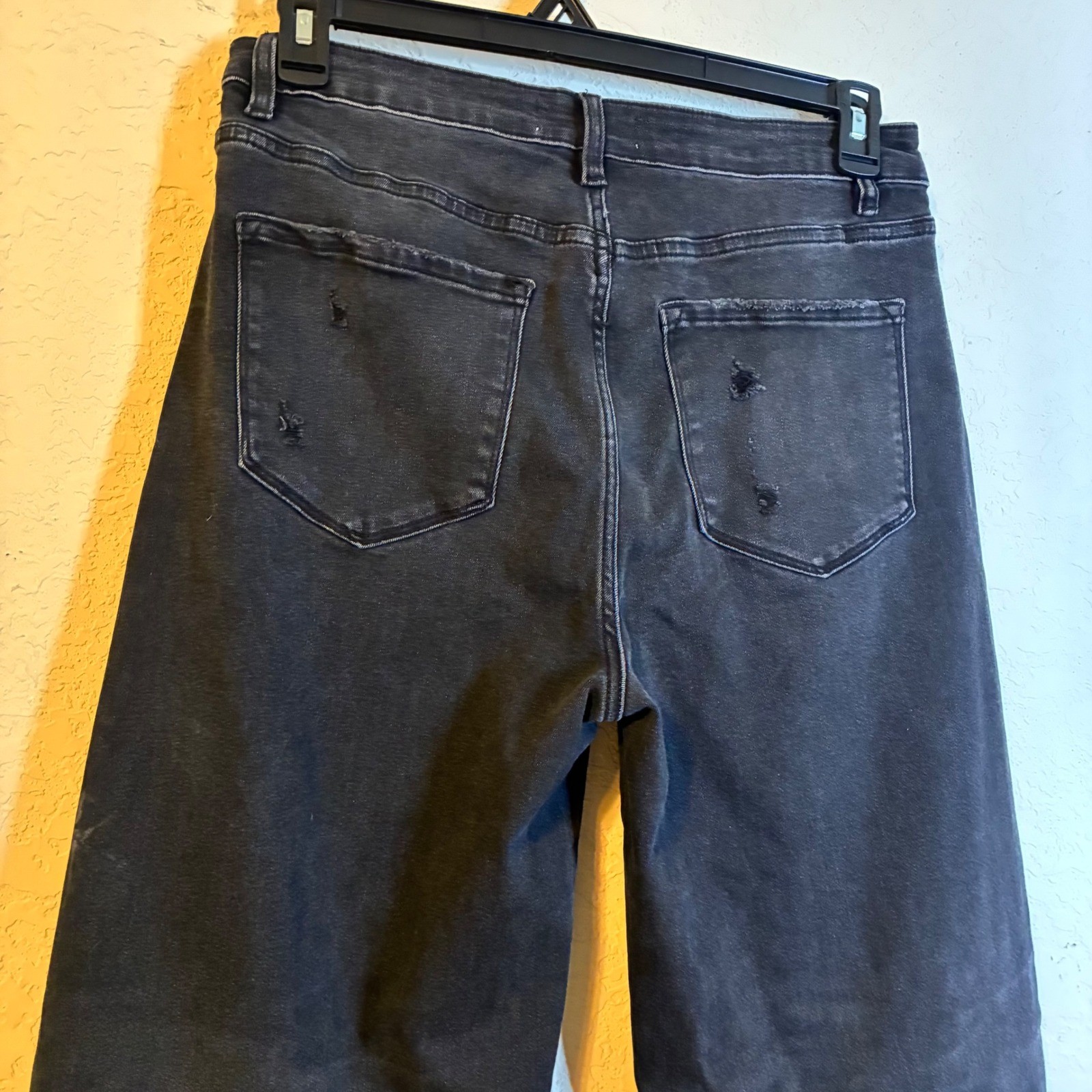 Vervet Super High Rise Panel Barrel Leg Jeans 31 Faded Black Distressed T6589