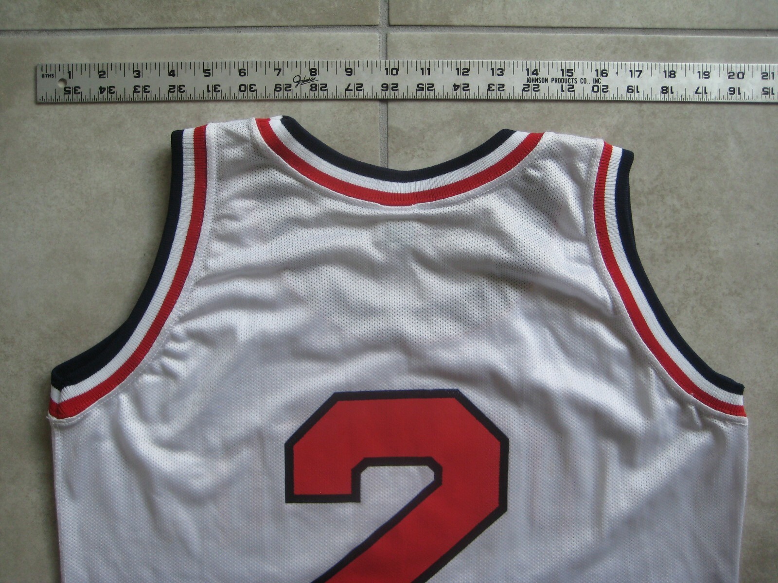 Vintage Lady CHAMPION UNITED STATES USA White Basketball #2 Jersey USED 12 SMALL