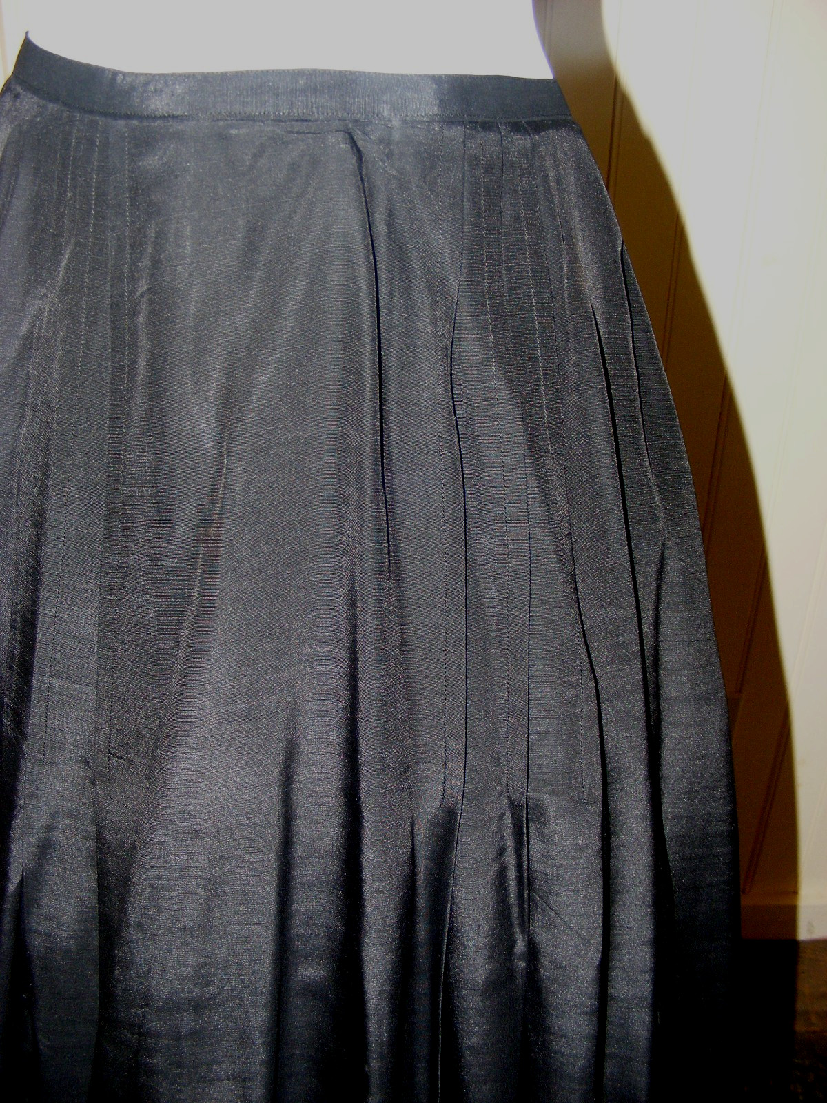 1910 MOURNING DRESS 2PC BLACK FAILLE FRANCAISE FLAT PLEAT SKIRT SLIM SILHOUETTE