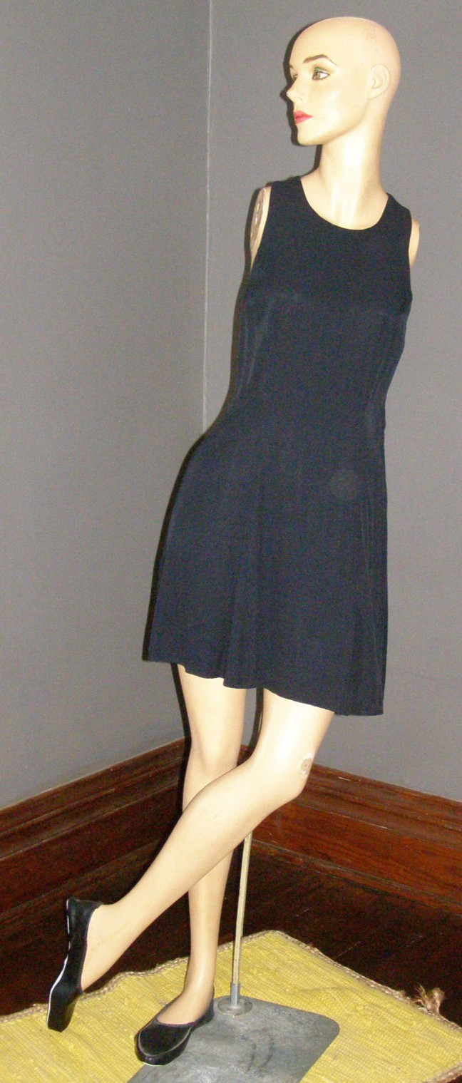 Vintage 80&rsquo;s simple little black mini dress M L CROSS-BACK button HEARTS rayon