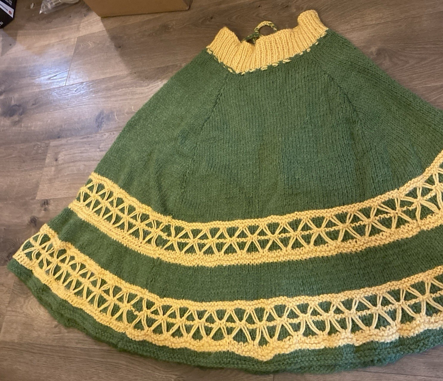 Wool Handmade Cape Poncho W/Drawstring Green Yellow 9” Opening 25.5”long Vintage