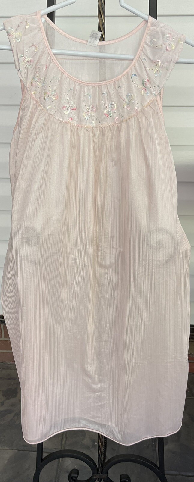 Vintage Jill Andrea Women’s Nylon Nightgown Medium Light Peach 39” L