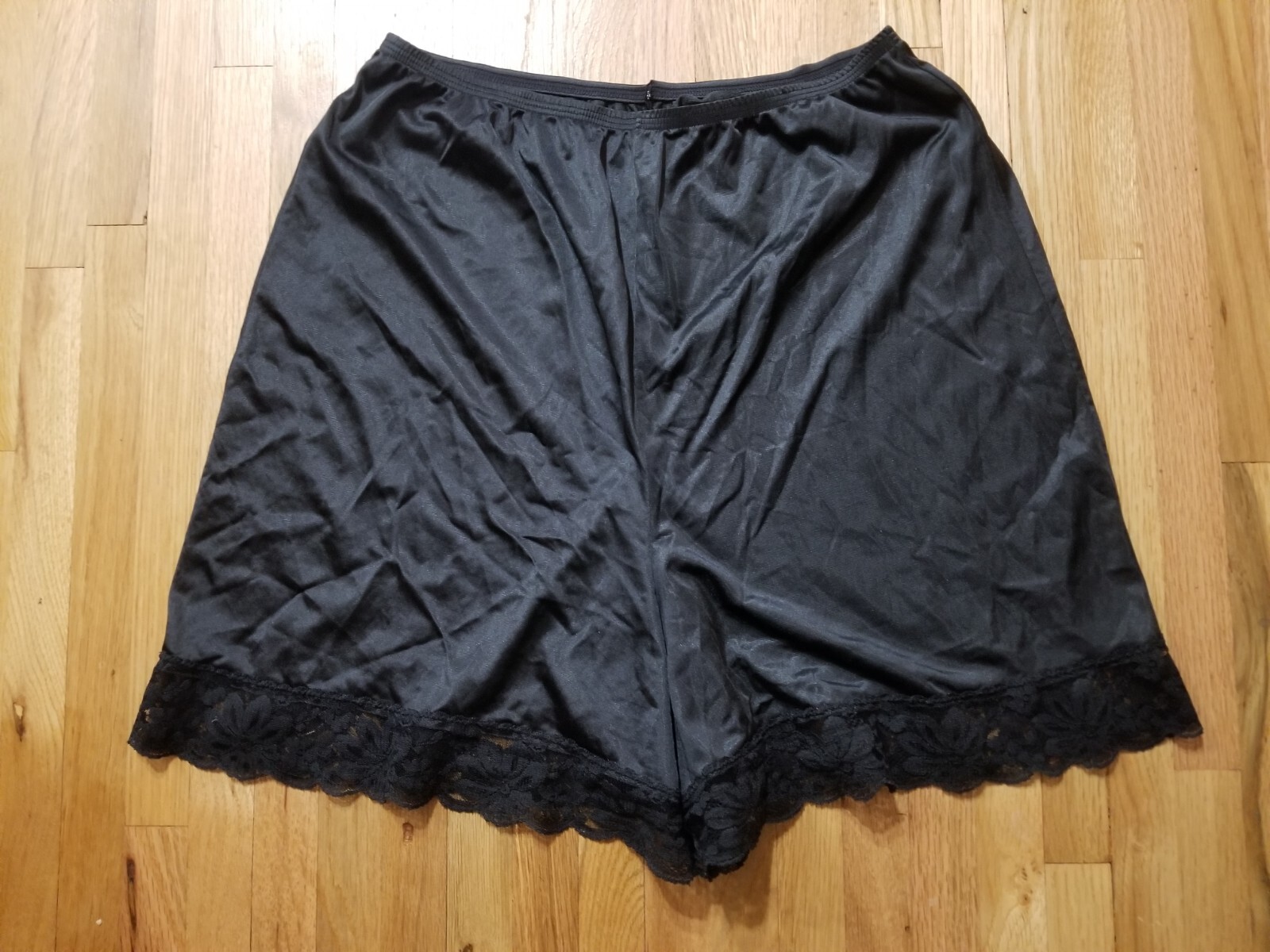 2 Pair Vintage LORRAINE PETTI PANTS Size L Beige & Black Lace Trim Made in USA