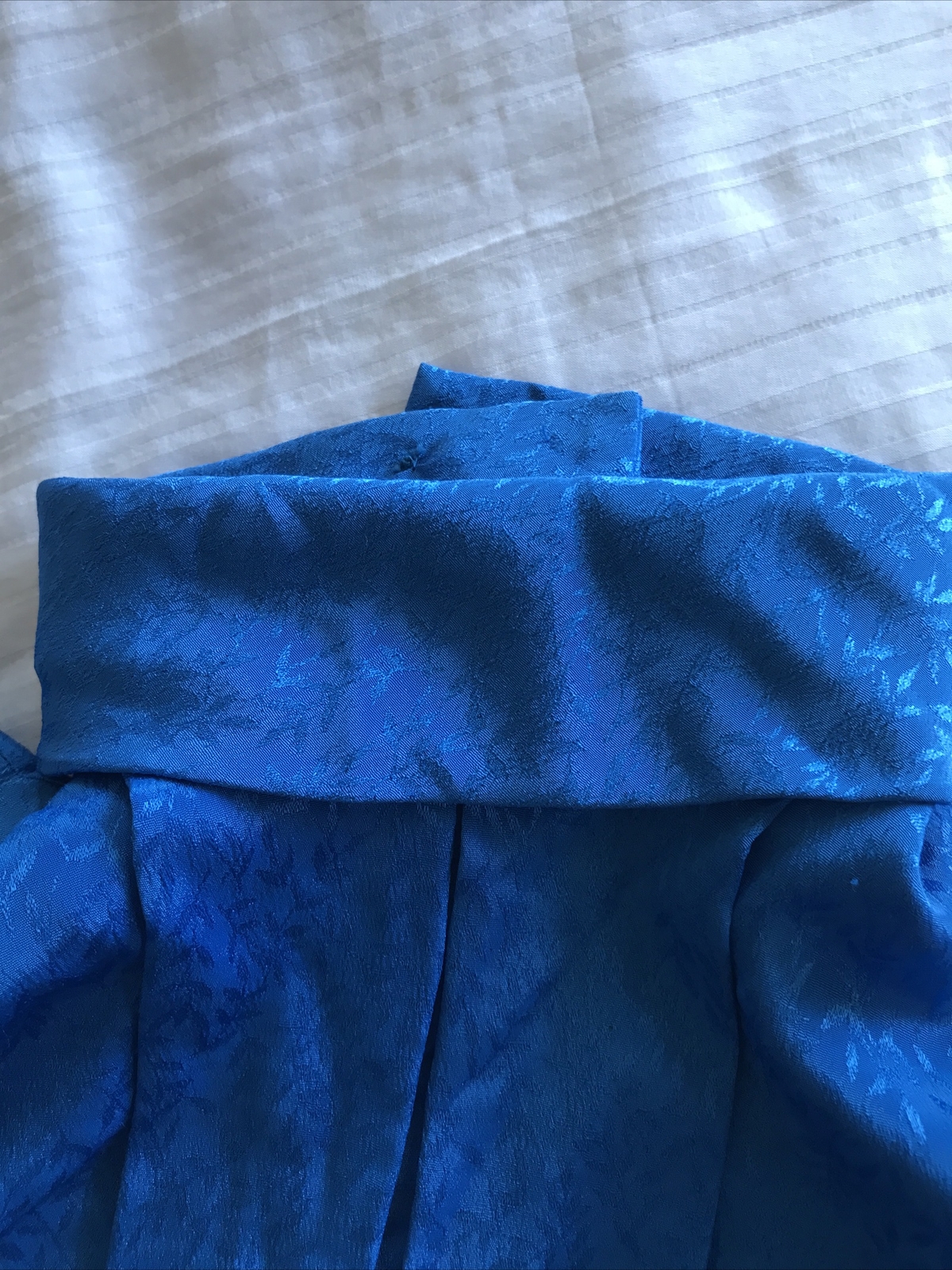 DAVID MATTHEW Size 8 (36” bust) blue long sleeve pleated blouse SHOULDER PADS