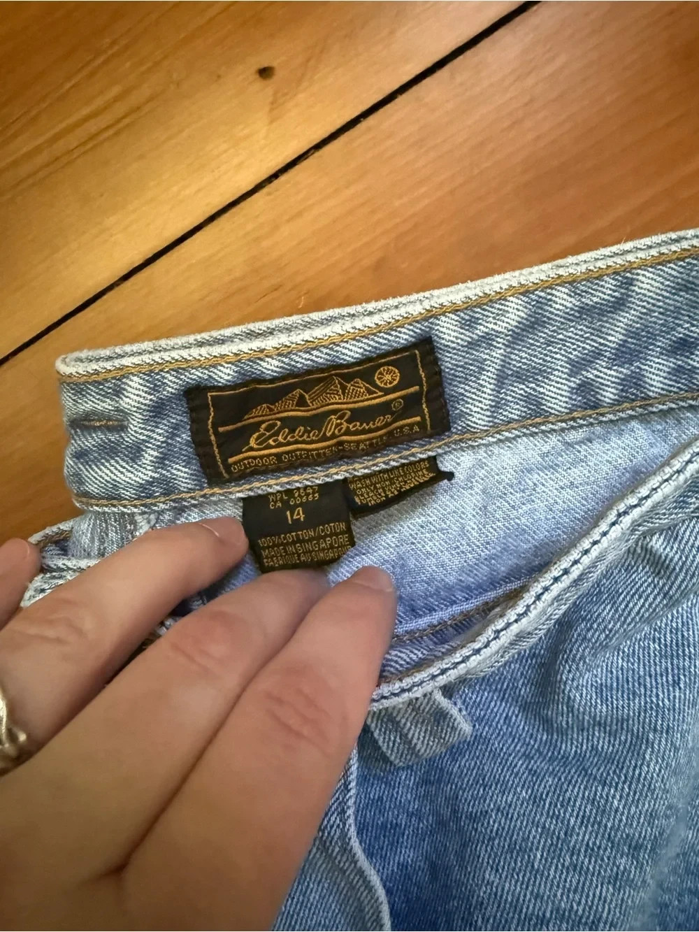 Vintage 90s Eddie Bauer Light Blue High-Waist Straight Jeans with Utility Loop