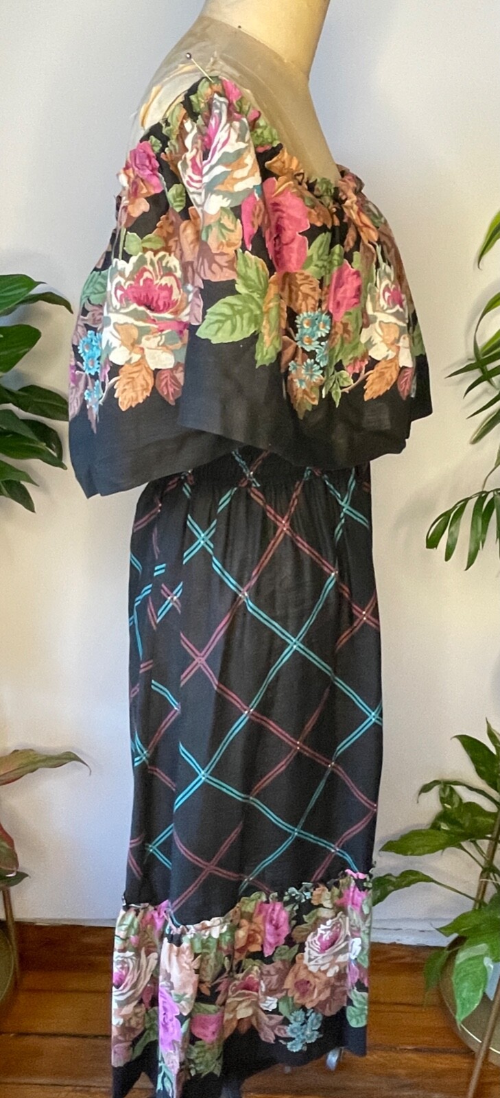 VTG 70&rsquo;S PRETTY!!HANDMADE BOHO HIPPY FLORAL RUFFLED SMOCKED SUNDRESS DRESS*S/M