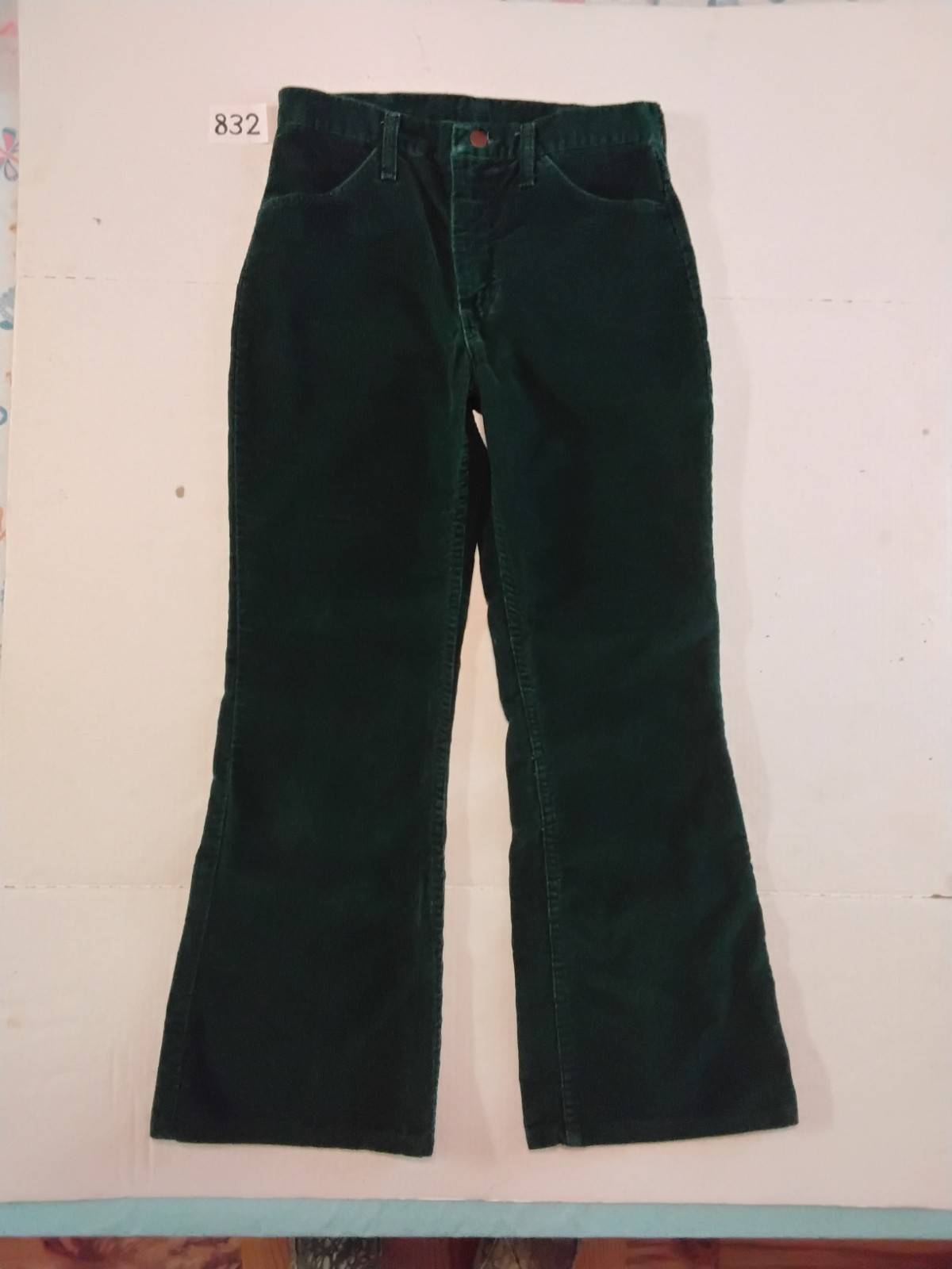 VTG 70s Wrangler Green Corduroy Bell Bottom Jeans Women&rsquo;s 28×28 Hippie Boho