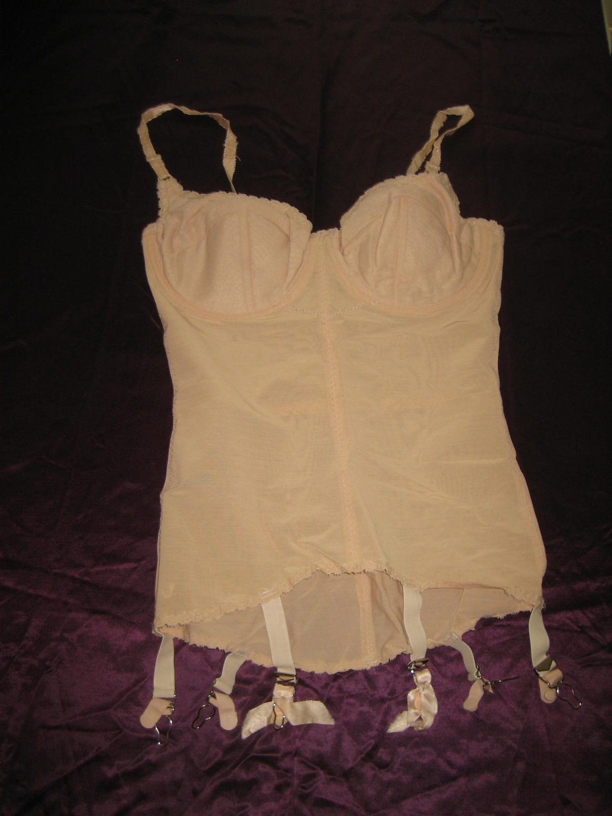 Vintage VASSARETTE HOLLYWOOD Beige Bra, Garters – Size 36C