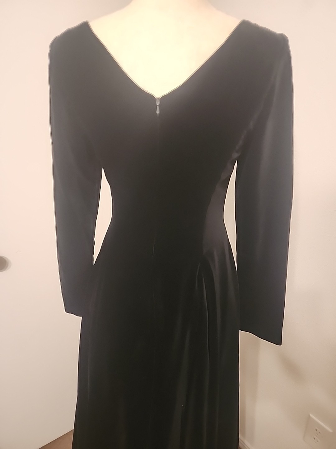 Vtg Laura Ashley Solid Black Velvet Victorian Sweetheart Neck Lined Dress Sz 4