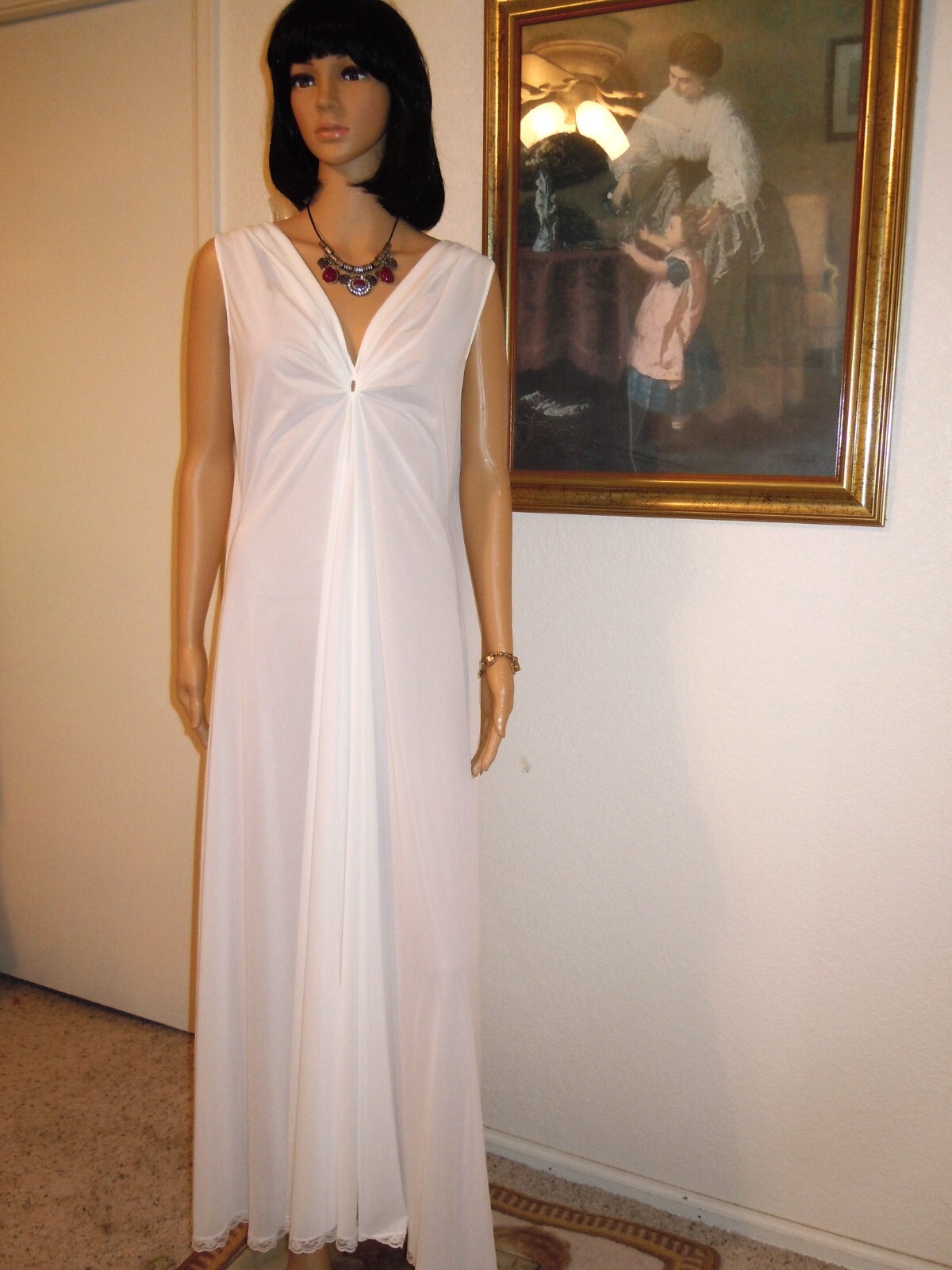 LUCIE ANN vintage Nylon KEYHOLE Grecian Three Bow Nightgown WHITE M medium