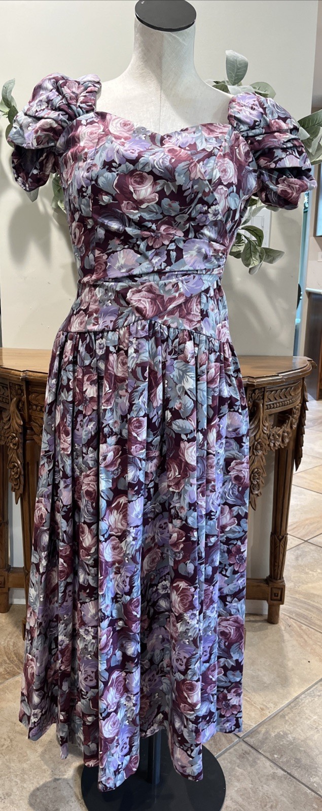 Vtg 80&rsquo;s LAURA ASHLEY Floral Full Sweep Sweetheart Neckline Garden Tea Dress XS