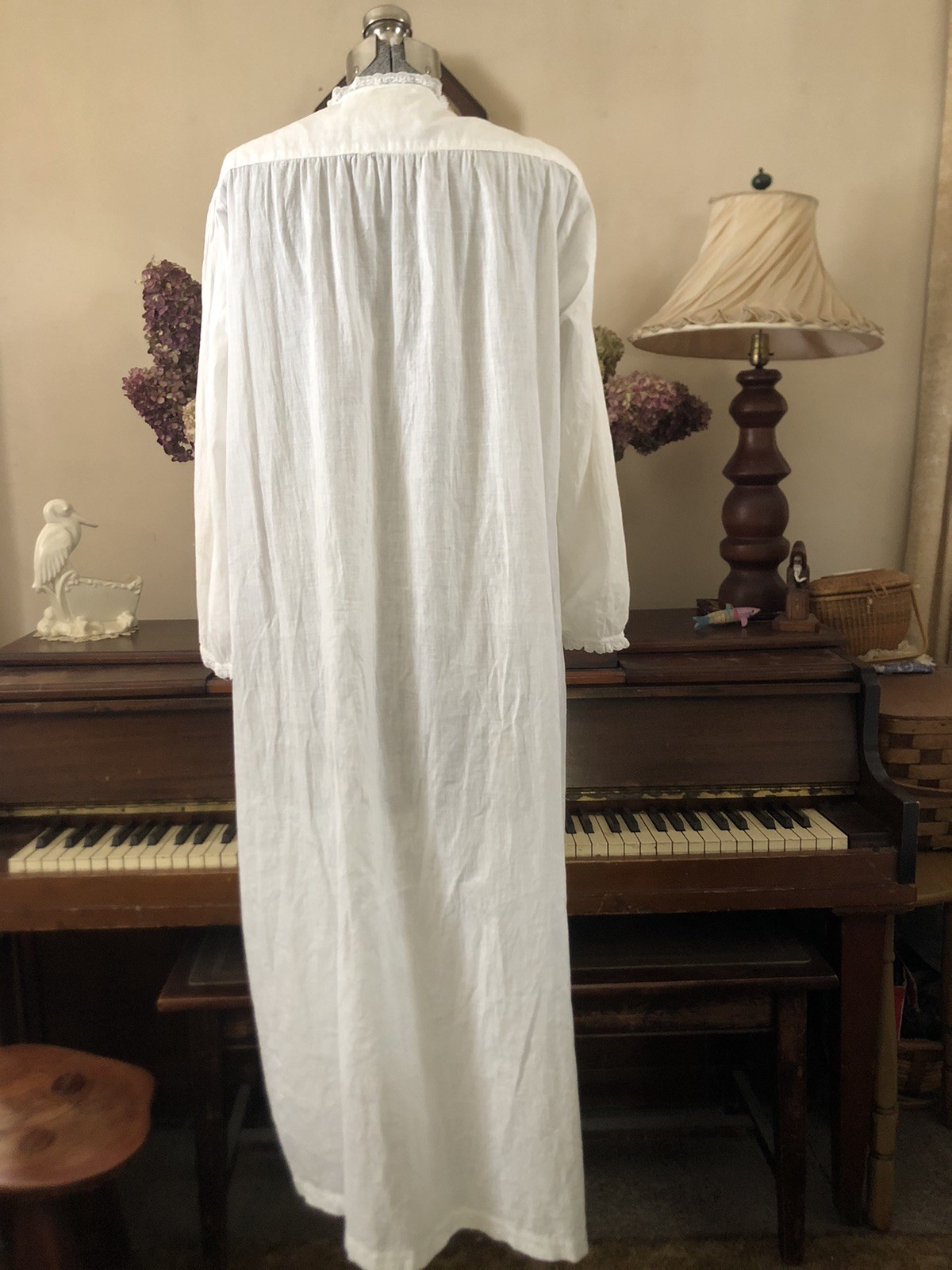 Vintage Antique 1800’s 1900’s Cotton Lace Dressing Bed Gown Lingerie 44-52-60