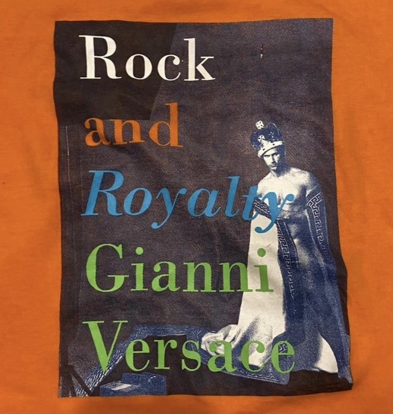 🔥 Gianni Versace “Rock and Royalty” Graphic T-Shirt – Rare Statement Piece