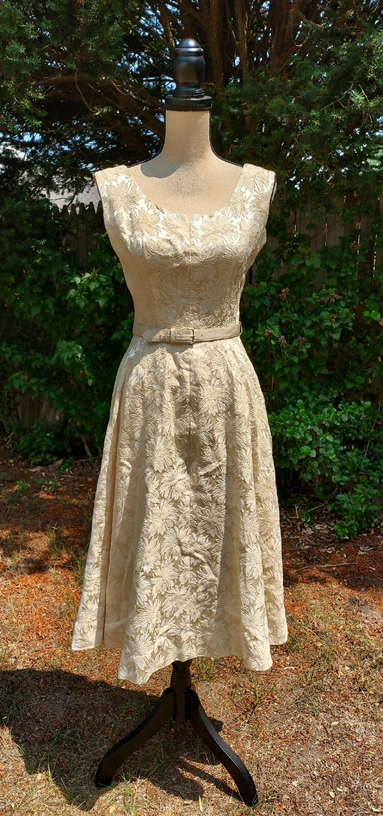 Vintage 1950&rsquo;s Jerry Gilden Spectator Ivory Floral Shimmer A-Line Pin-up Dress