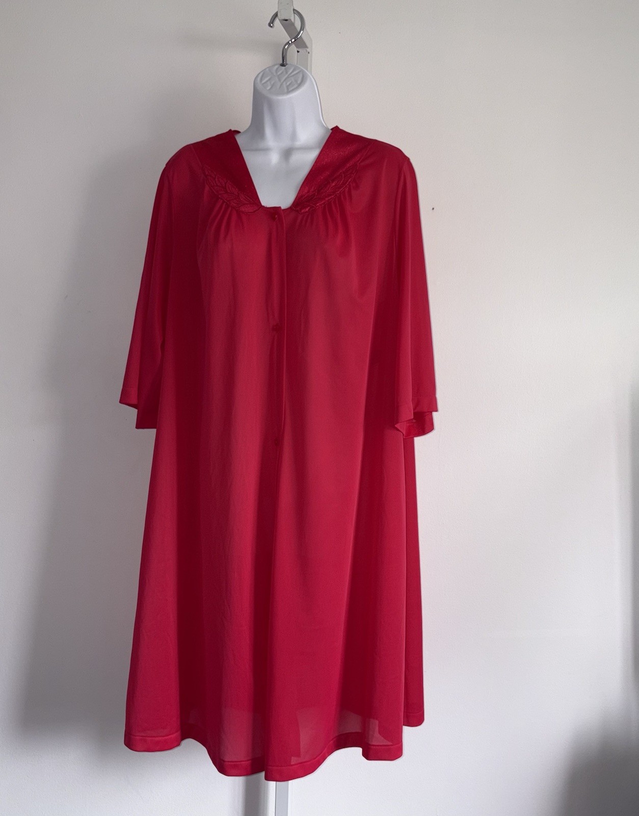 Vassarette Vtg Nightgown Women&rsquo;s Size XXL Lightweight Red/Pink Nylon Knee Length