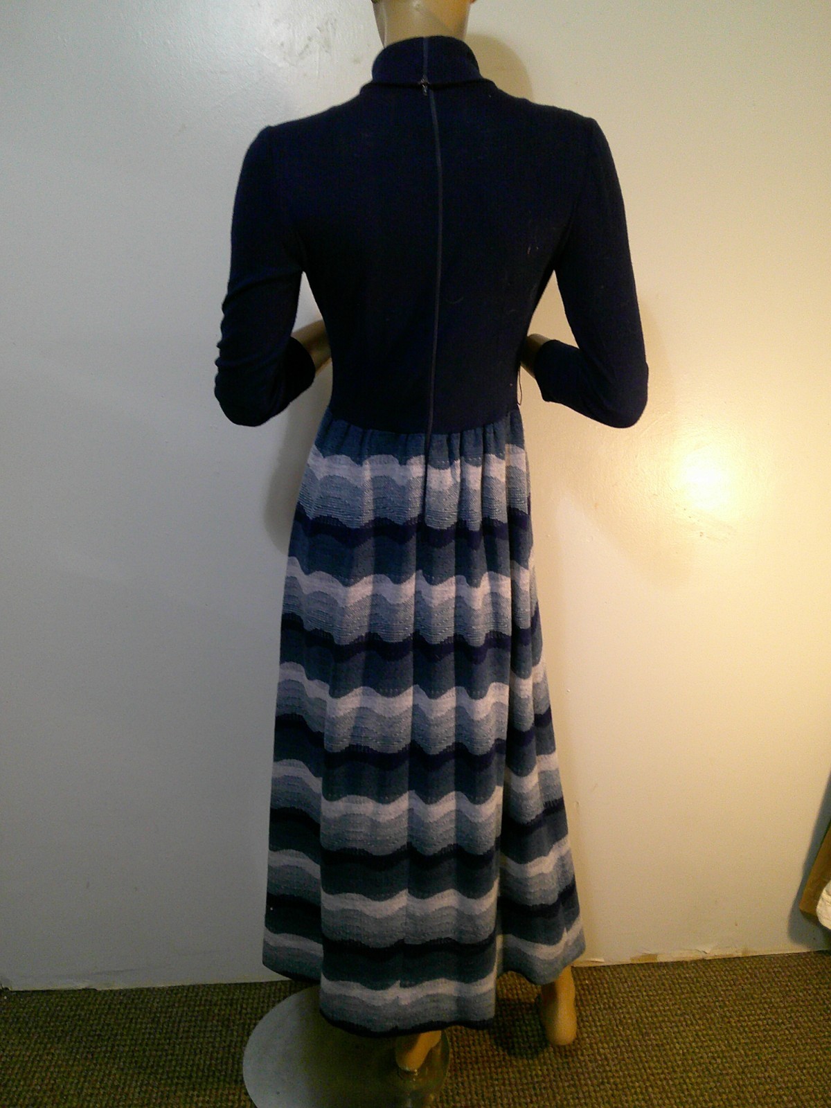 Vtg 60&rsquo;s / 70s MOD Turtleneck Blue Solid & Stripe Knit Flare Maxi Dress M