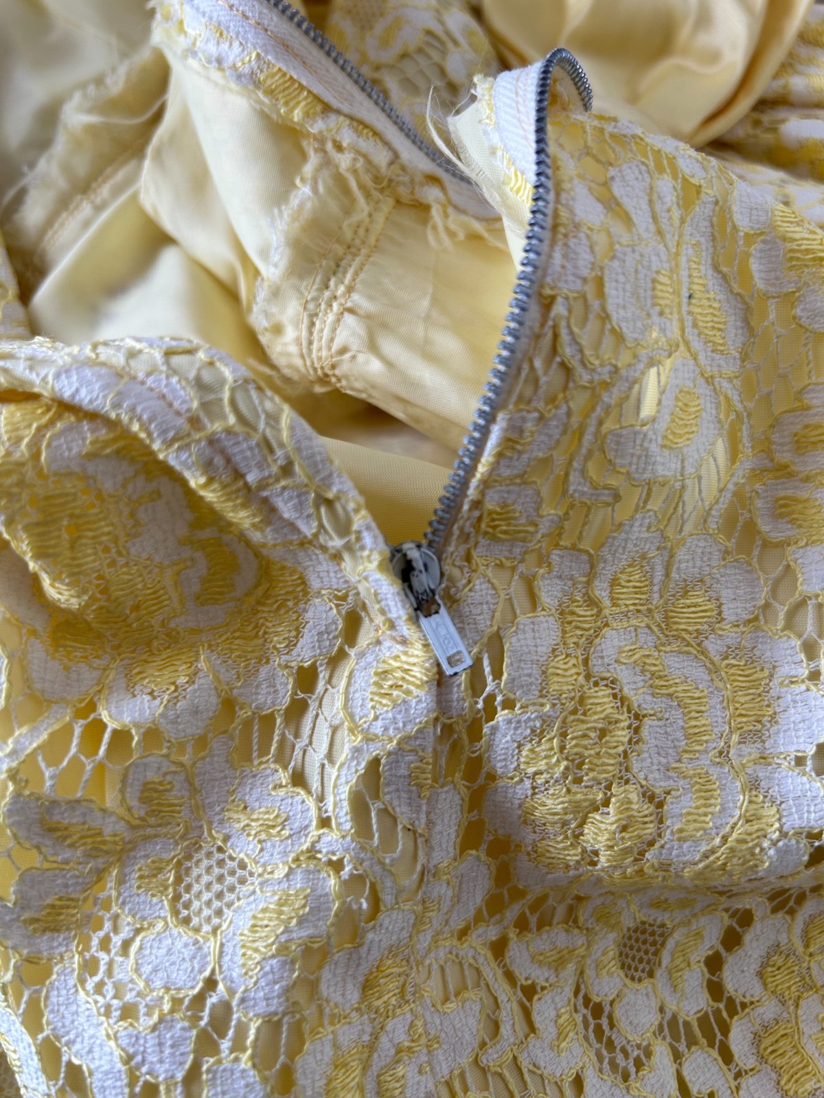50s Lace Column Dress Size Small 4-6 Yellow Bow Backless Sleeveless Vintage VGUC