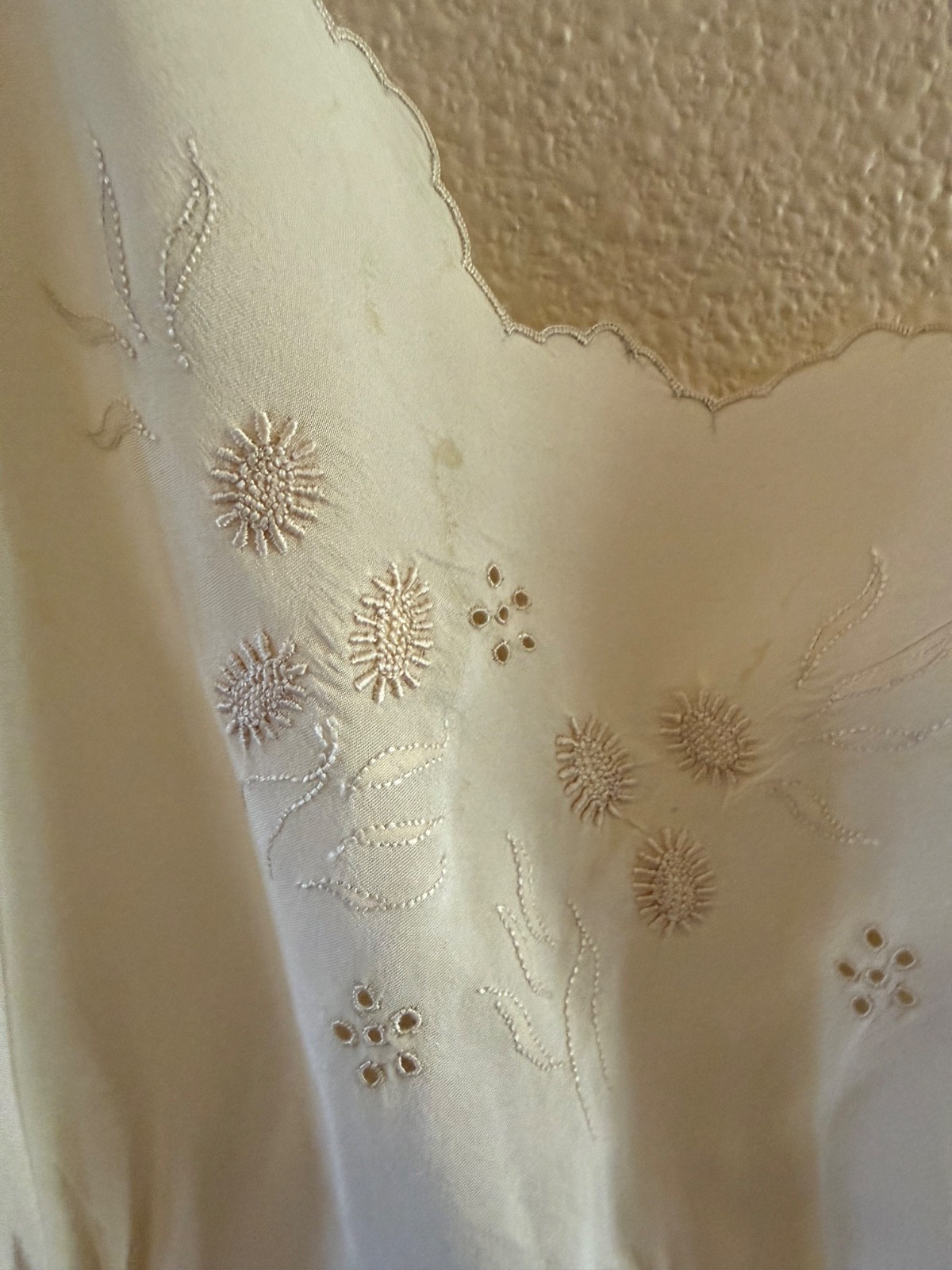 VTG 1940&rsquo;s Italian 100% Silk Handmade Ivory Slip or Nightgown