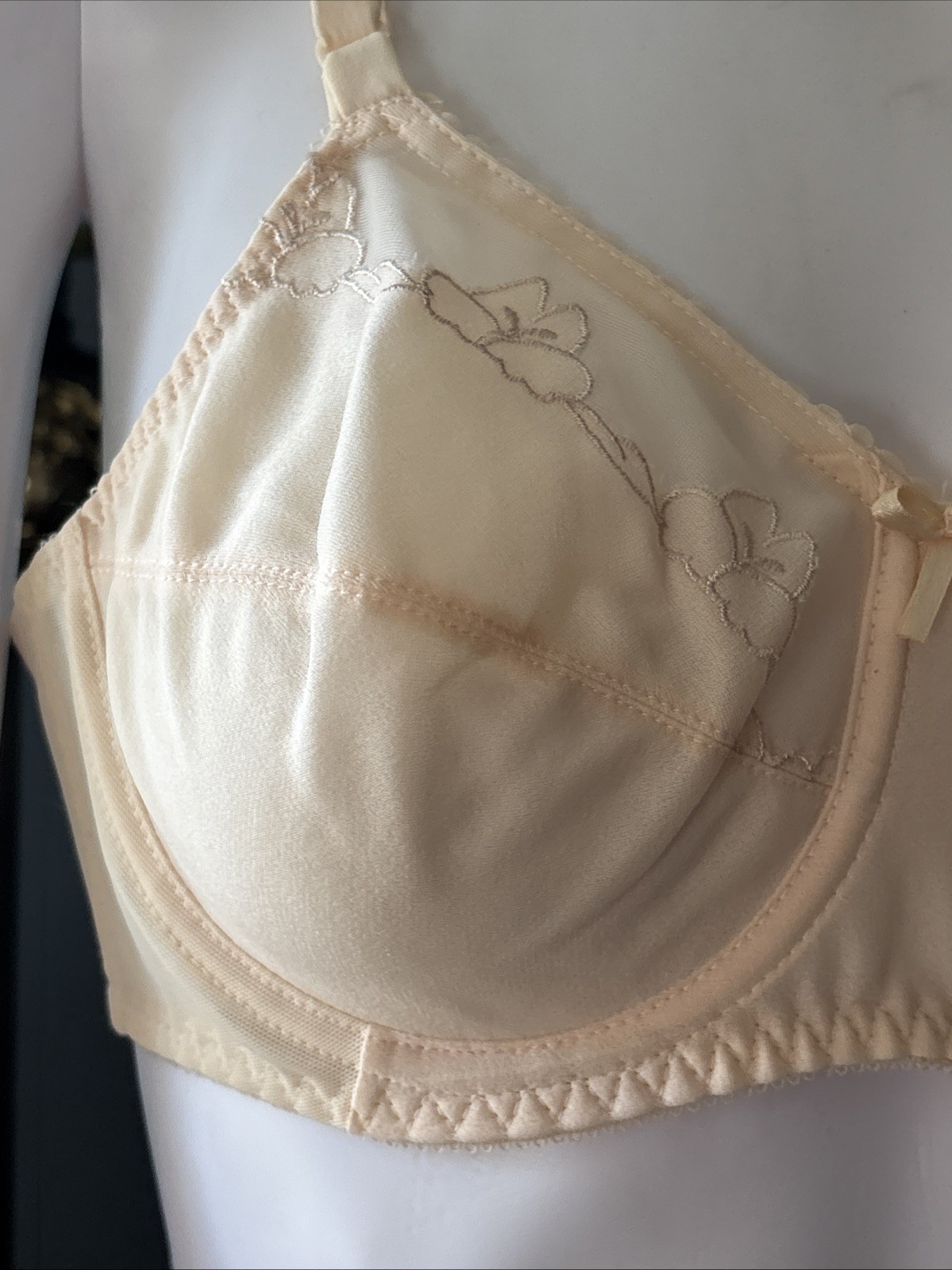 VTG Lingerie Bra BALI Union Made USA 36B Ivory Everyday Underwire EUC