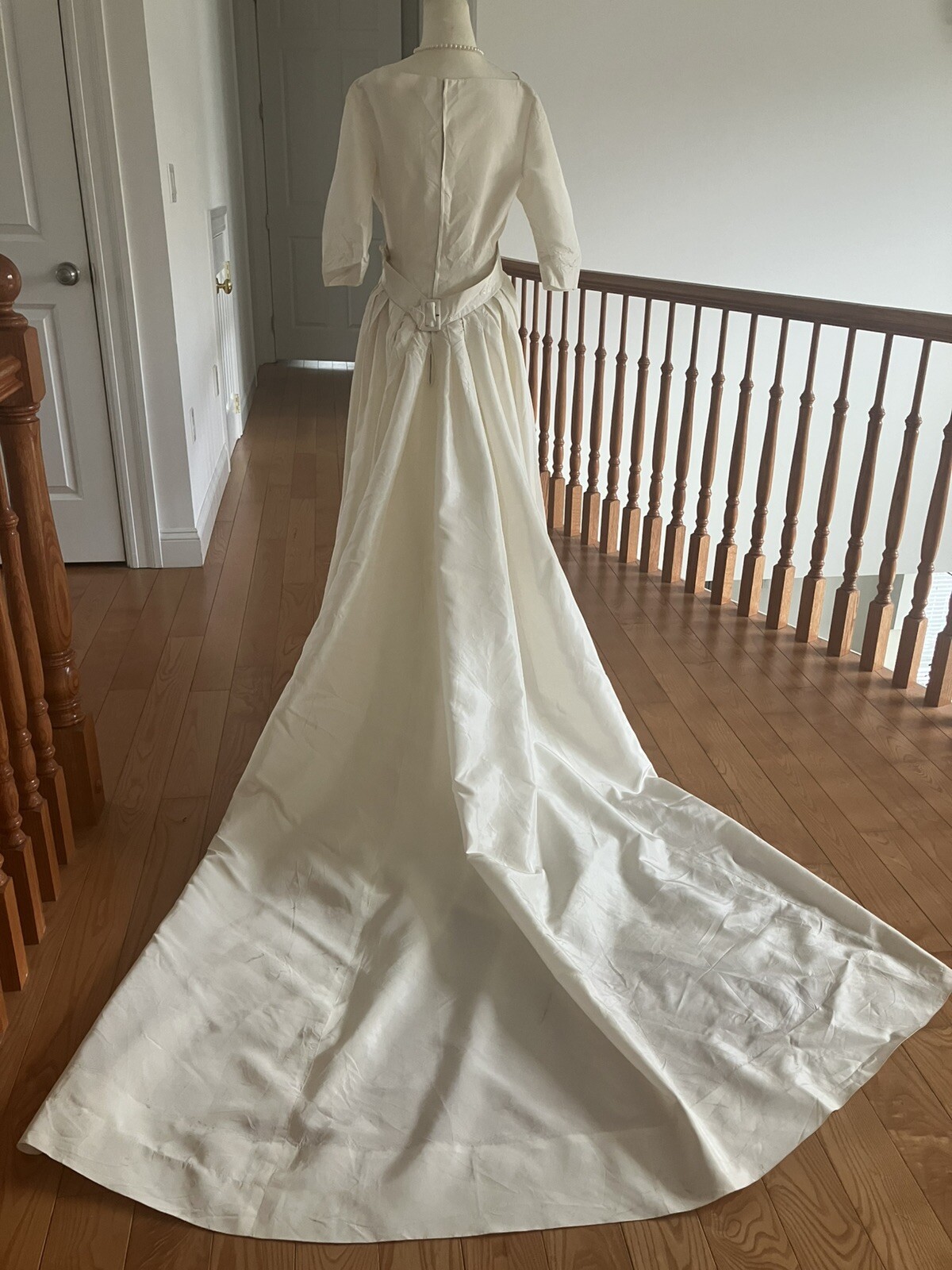 Classic Vintage Early 50’s Ivory Taffeta Boat Neck Wedding Dress w Train! XS