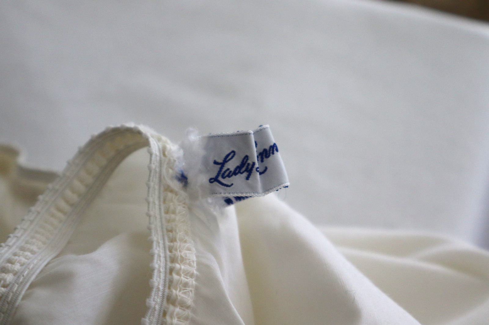 Vtg White Applique Cut Out Half Slip Side Slits Union Lady Lynne- Large Eyelet