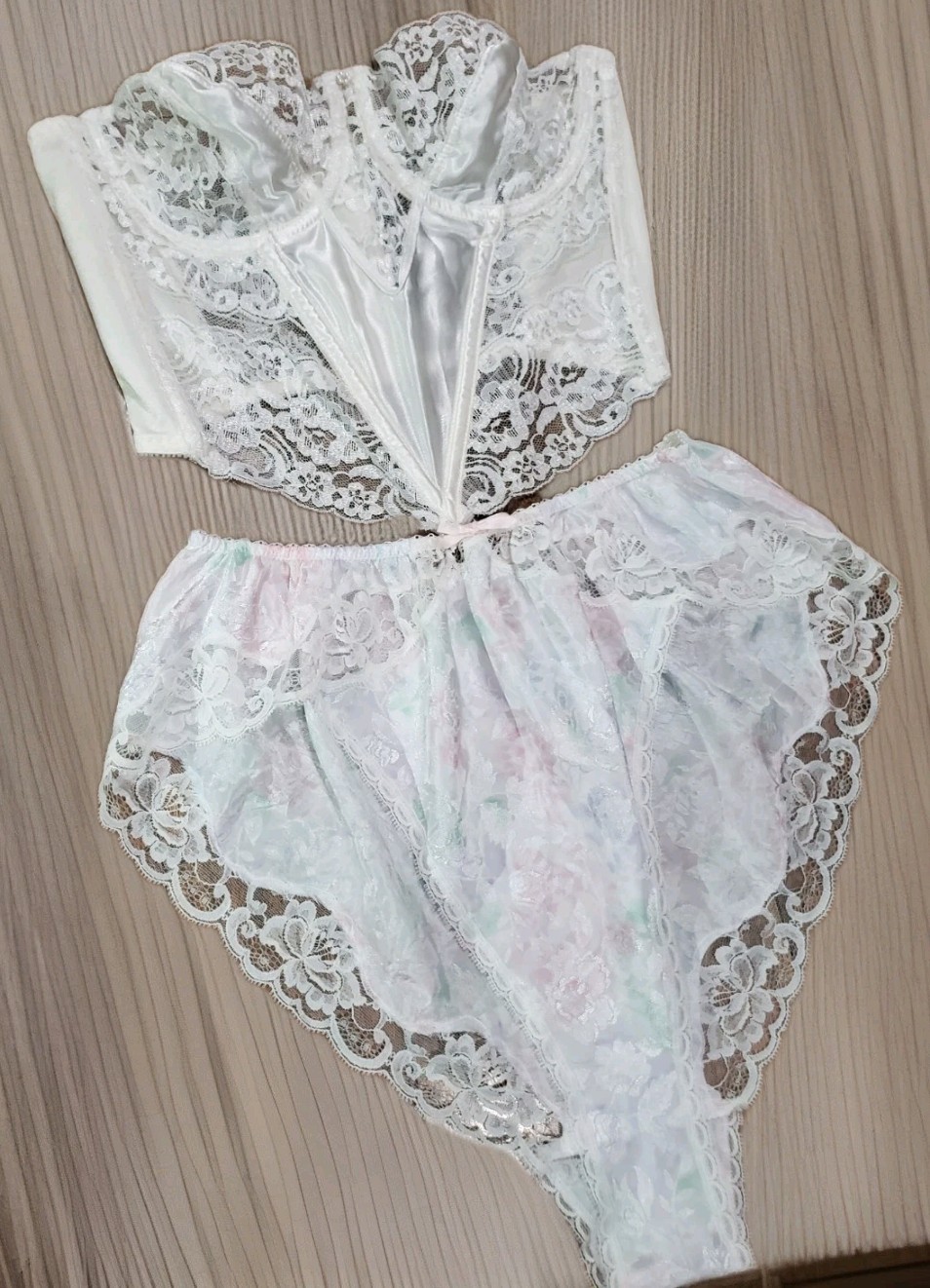 🦢 AUTH VTG CHRiSTiAN DiOR 2 PC LiNGERiE SET SATiN LACE BUSTiER CORSET & SHORTS