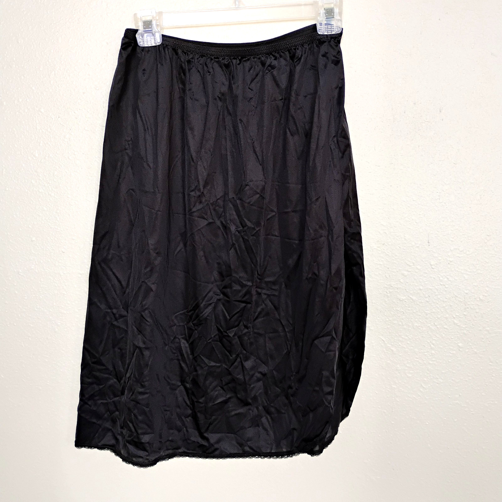 Vanity Fair Half Slip Black Nylon 28&Prime; x 25.5&Prime; #11-760 ~ Size L