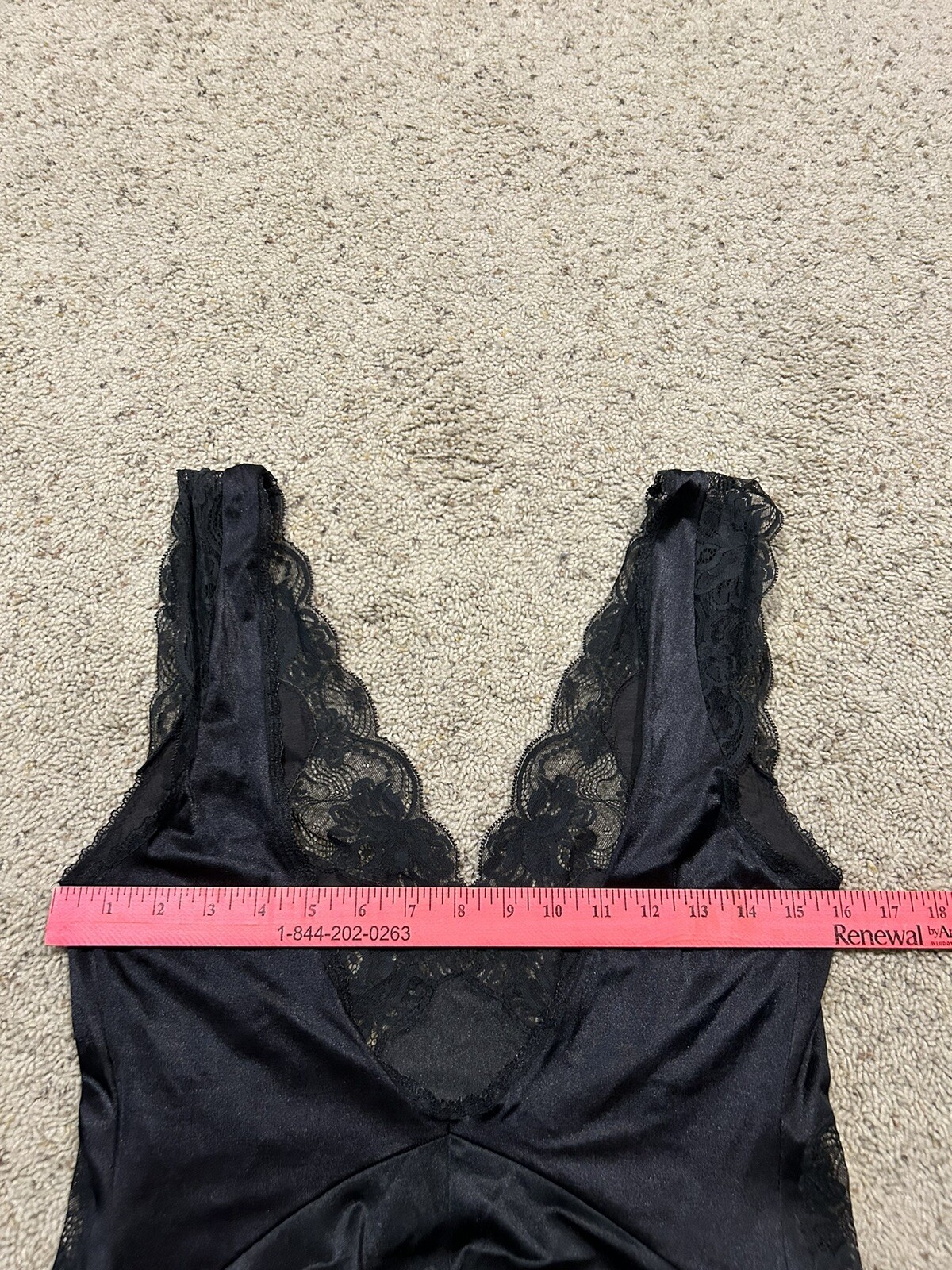 Vintage VANITY FAIR size M FULL SLIP LACE Antron Nylon Lycra BLACK USA W24