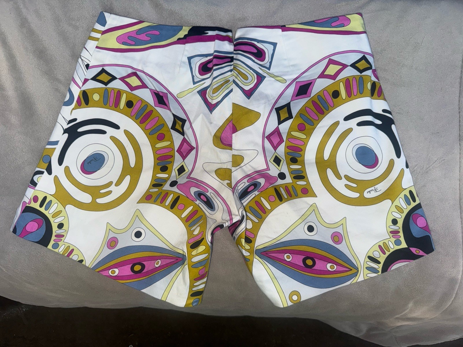Vintage Emilio Pucci Multicolor Abstract Print Vibrant Shorts Never Worn Sz S