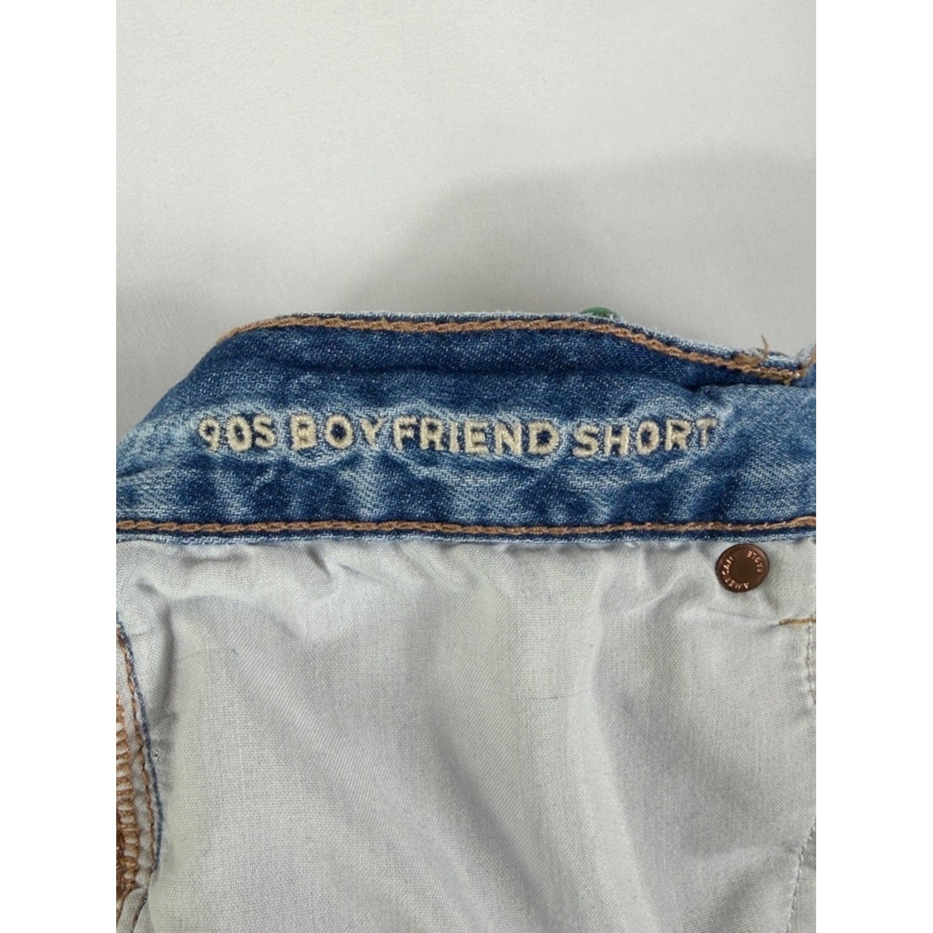 American Eagle 90s Boyfriend Short Light Blue Distressed Denim. Womens Size 10
