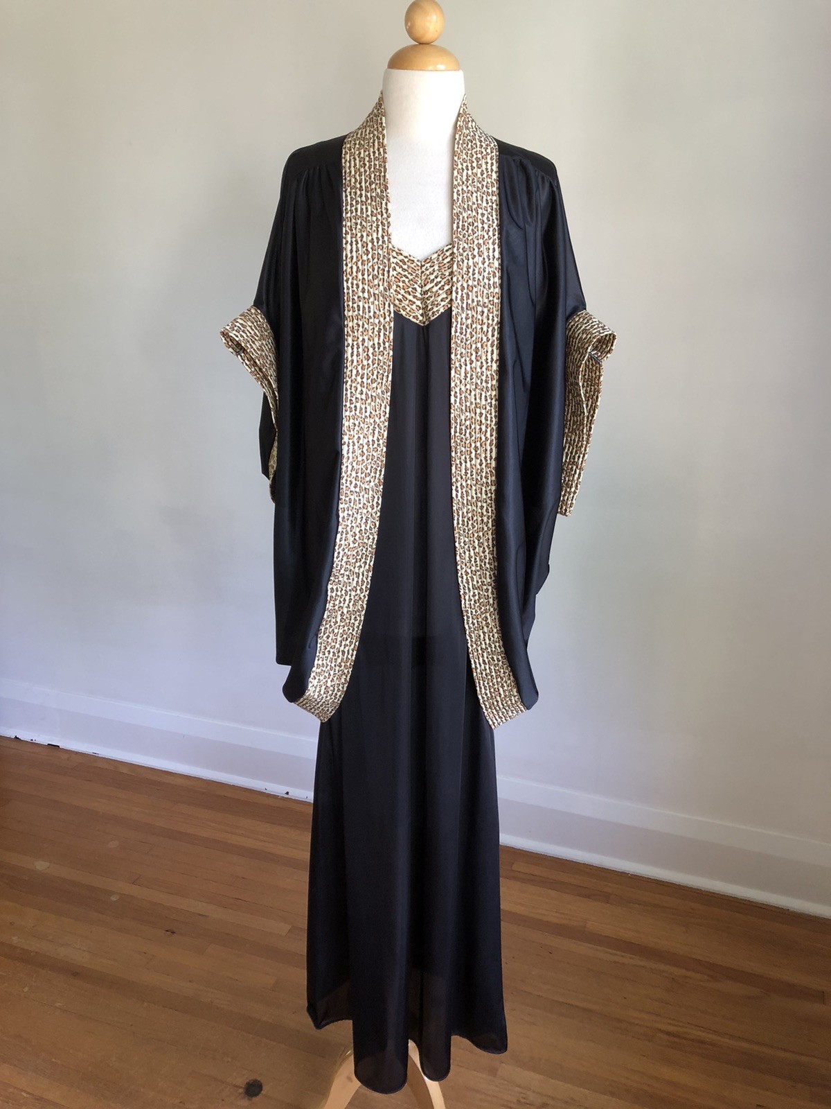 STUNNING NWOT VTG UNDERCOVER WEAR Black & Leopard 2pc Nightgown Jacket Set SZ M