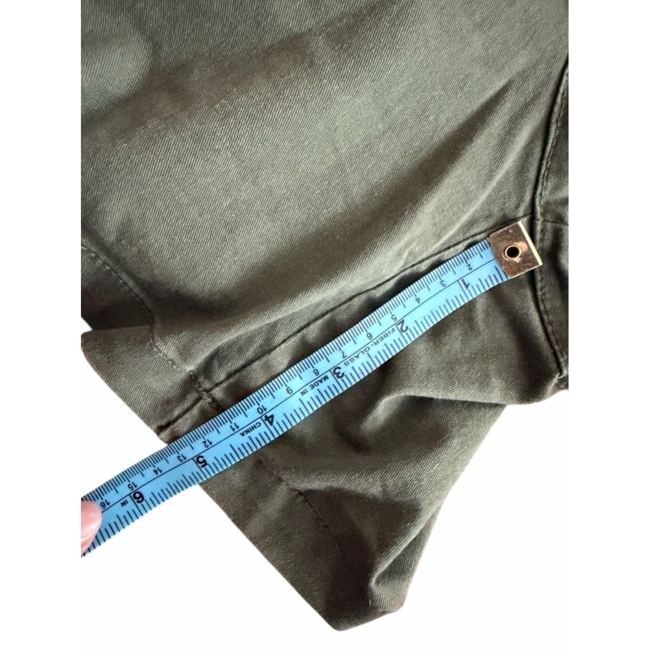 Old Navy OG Chino Shorts – Sz Medium – EUC