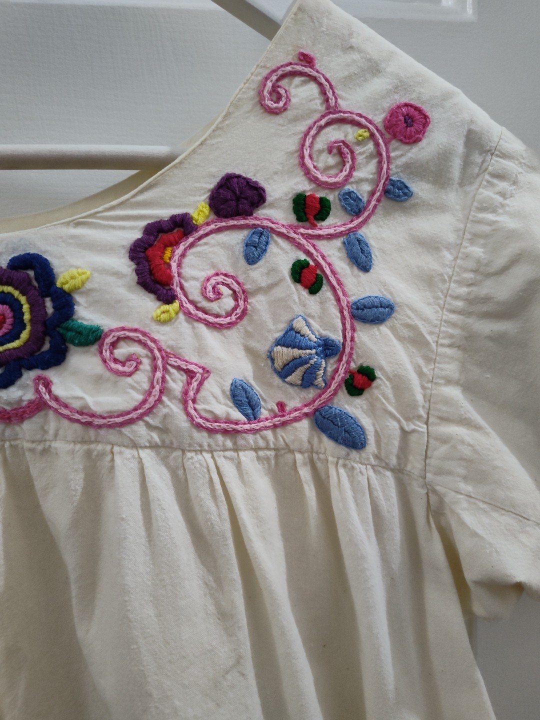 1970s Hand Embroidered Peasant Top Boho Floral Medium/Large Vintage Has Stains