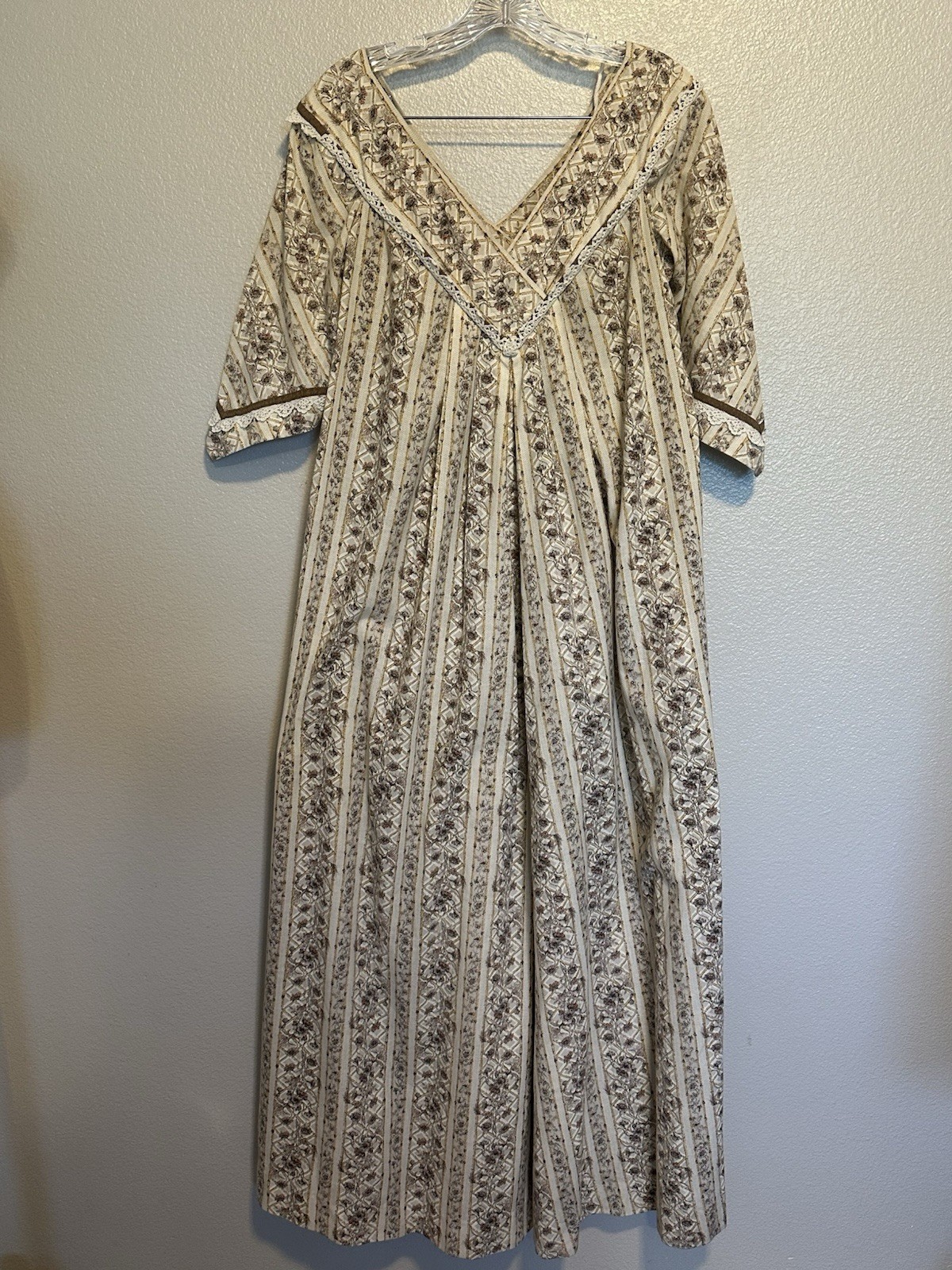 VTG LIBERTY HOUSE of HAWAII Bete Coll Muumuu Maxi Dress Floral Aloha szM Pockets