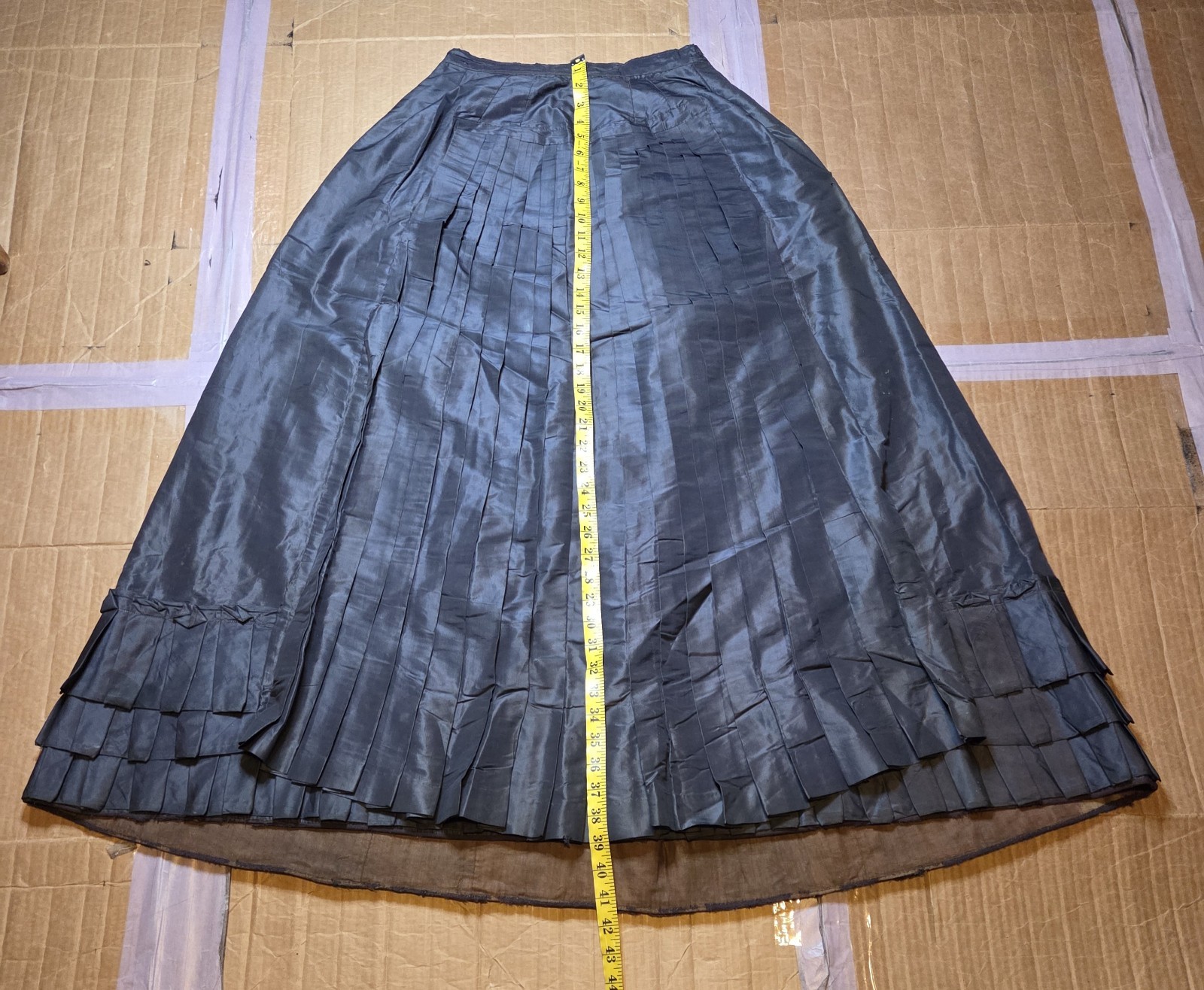 Lavender 1860s Victorian Silk/Taffeta w/ Brocade Trim Afternoon Dress