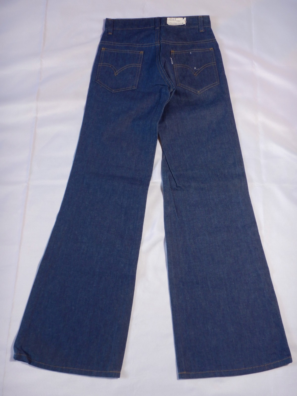 Vintage DEADSTOCK 1970s Levi&rsquo;s 664 Flare Bell Jeans MADE IN USA 26 X 32