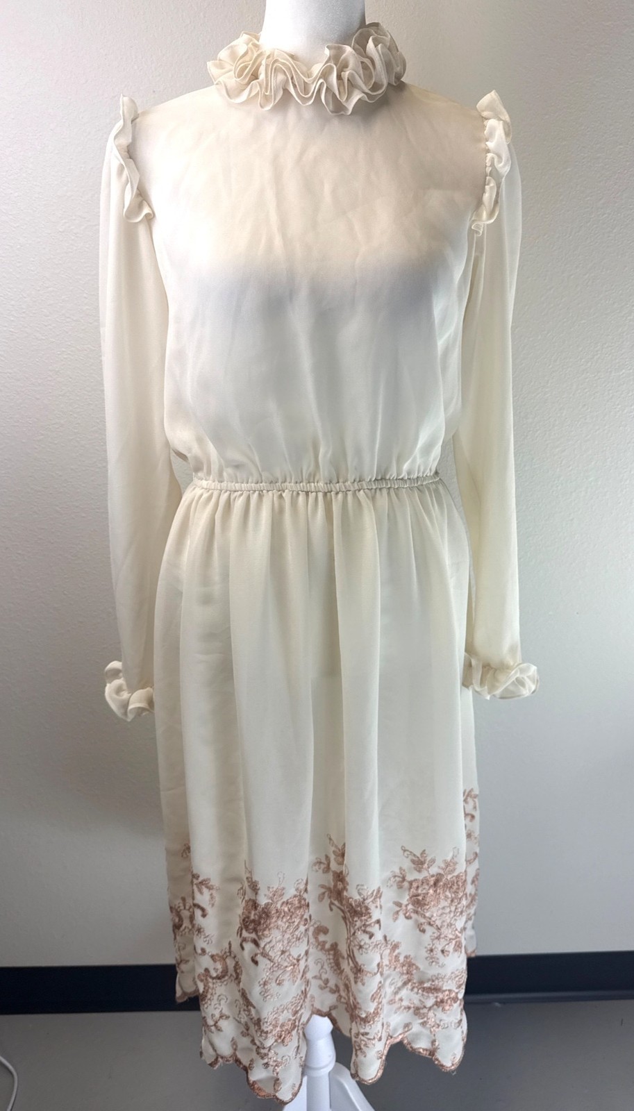 Vintage Cottagecore Dress High Neck Ruffles Neck, Shoulder & Wrist Floral SZ 10