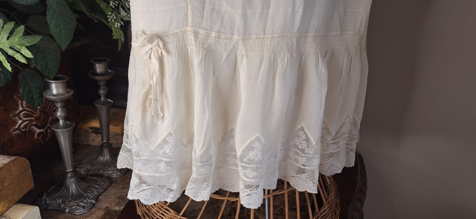 Antique 1920s 1930s Pure Silk & Lace Half Slip Petticoat