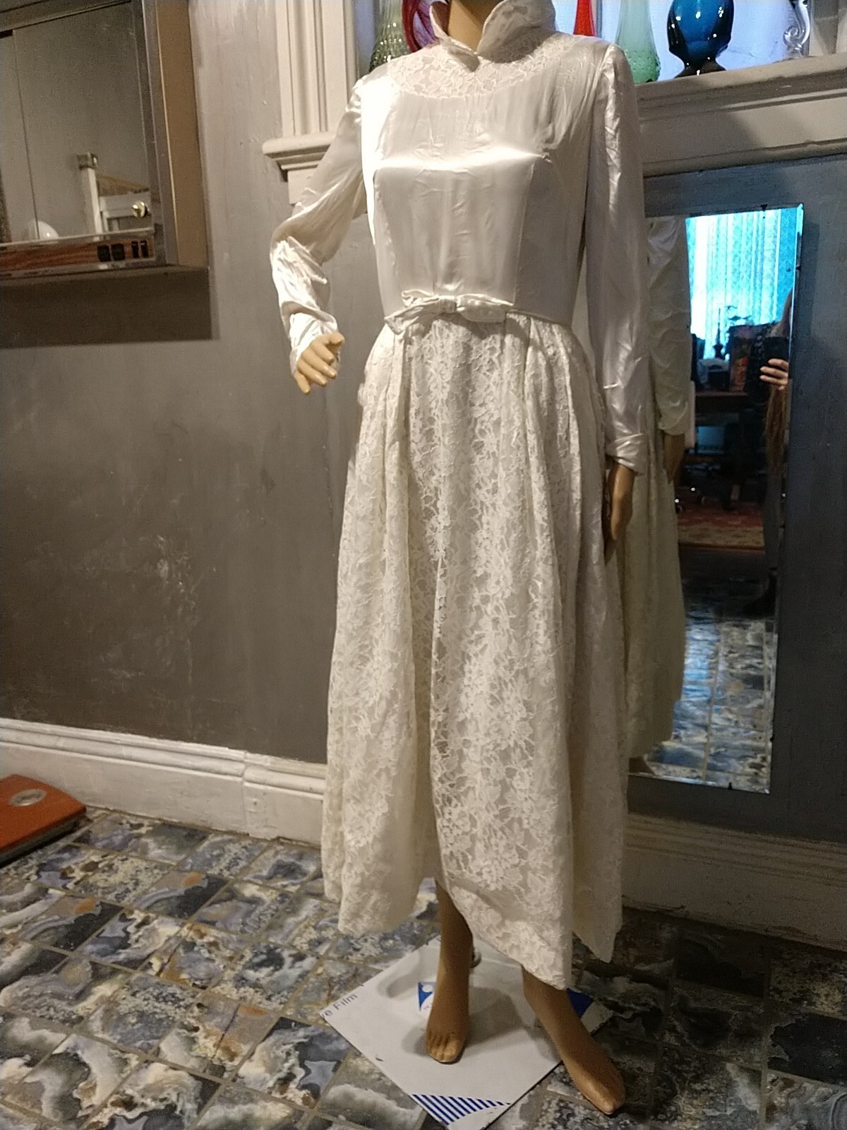 Vintage 1930&rsquo;s Debutante Wedding Gown Satin & Lace Size 8 Gorgeous And Wearable
