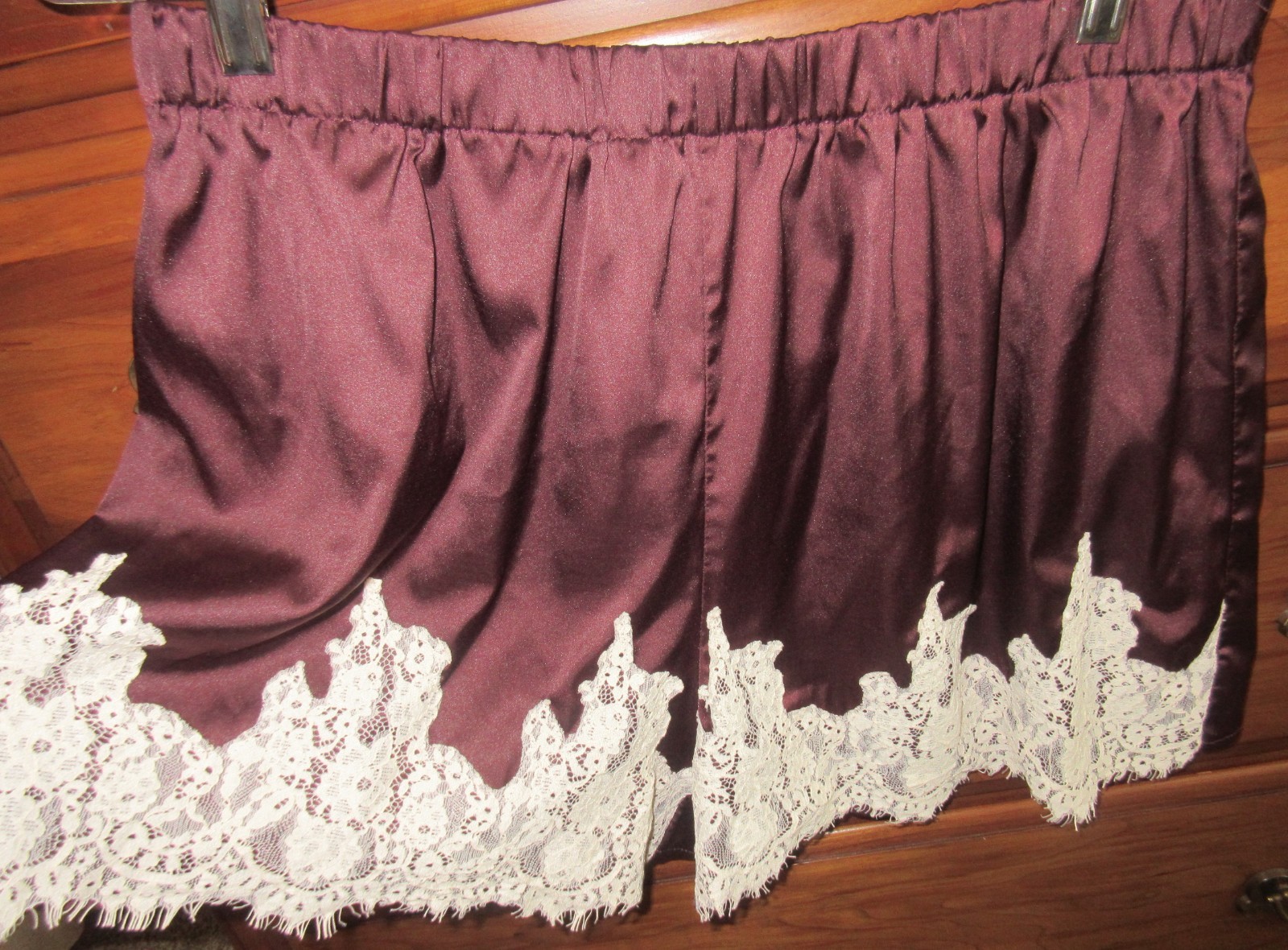 UB DEEP BURGUNDY mega LACE trim POLY SATIN silky sleep shorts IVORY LACE size XL