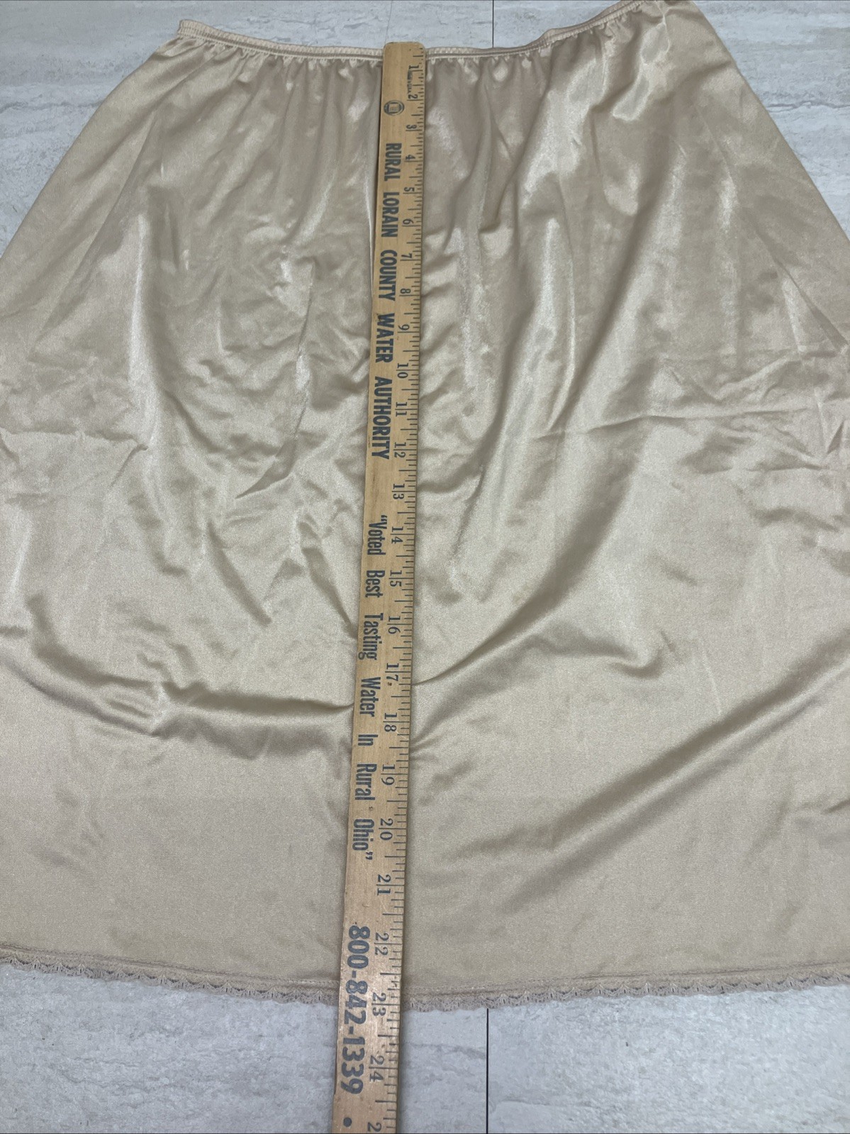 Vanity Fair Half Slip Nylon Tan Lace Size Large 24&Prime; Vintage Honduras