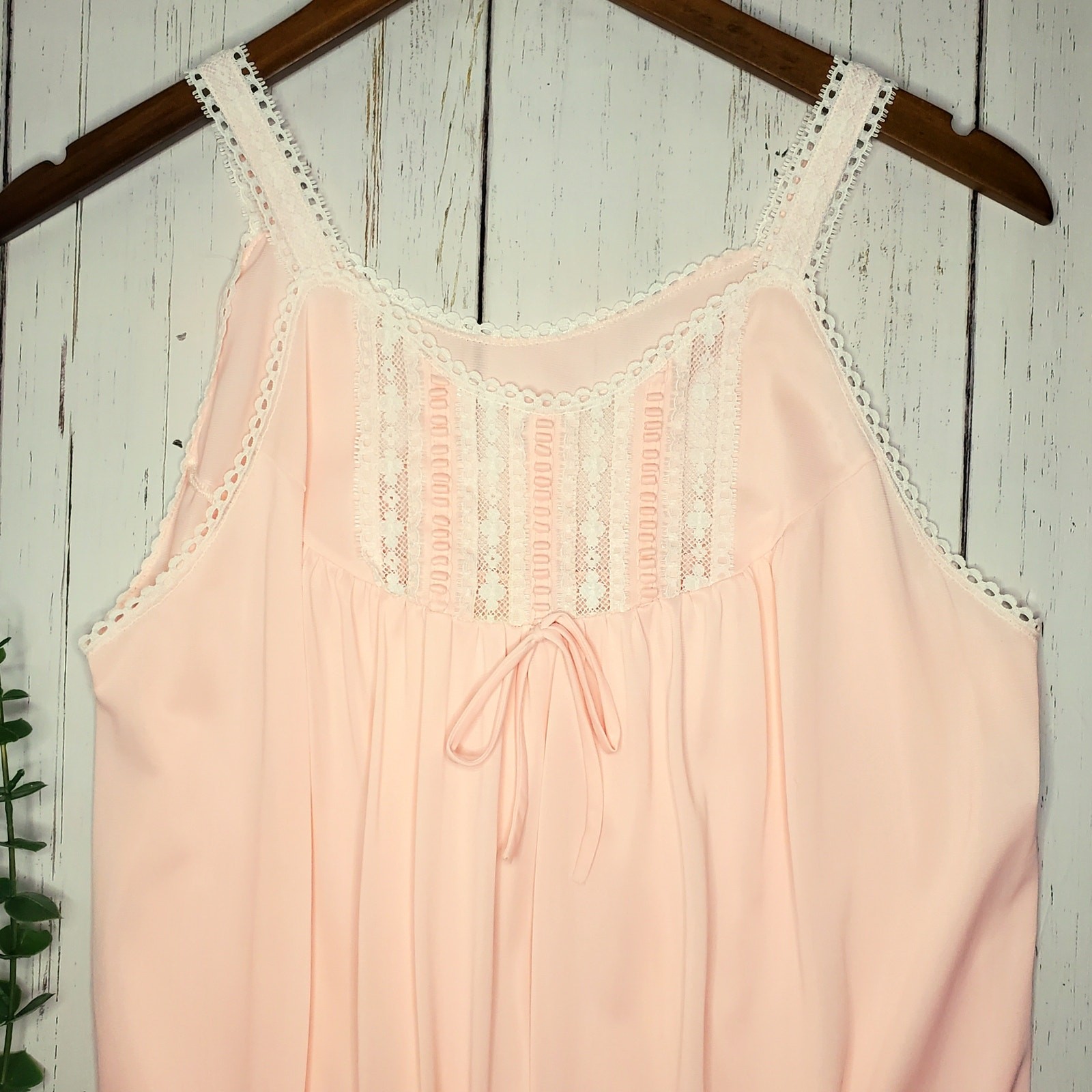 Vintage Komar Peach Pink Lace Trim Nightgown Antron III Nylon Sleepwear Small