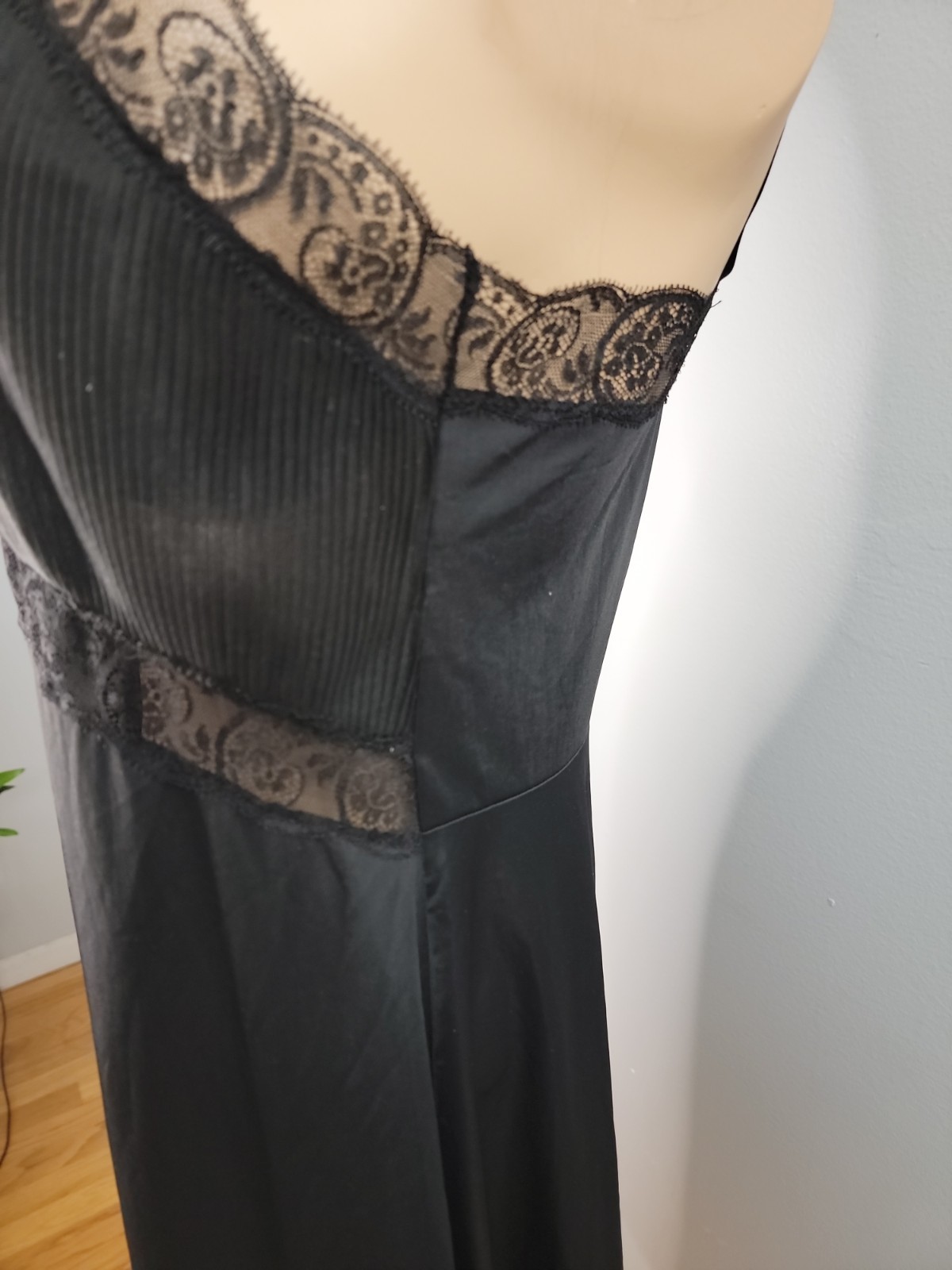 Vintage Charmode Nylon Black Pleated Lace Detail Full Slip Size 36