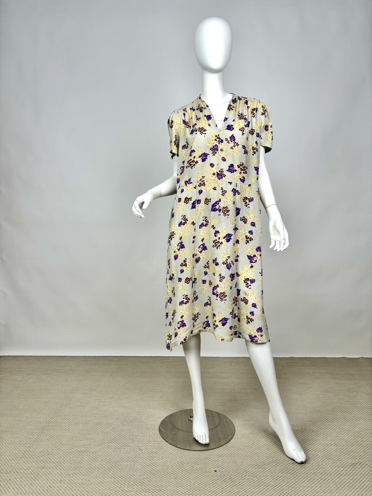 Antique 1930s 1940s Novelty Floral Print Rayon Dress Brown Yellow Gray Purple