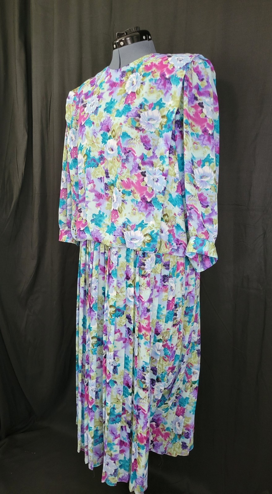 Vintage VLP Plus Blue/Green/Purple Floral Blouson Dress w Pleated Skirt Size 24