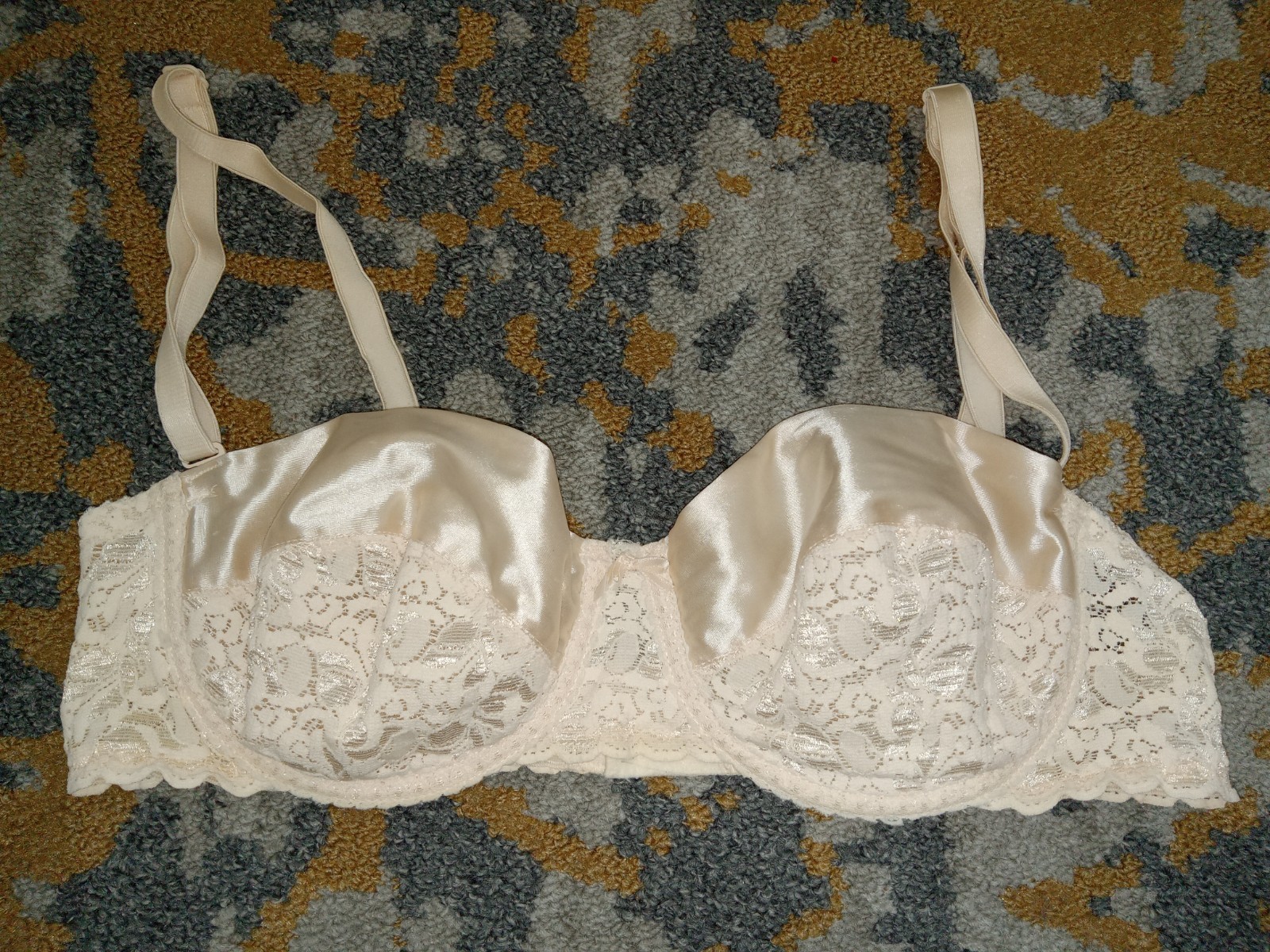 Vtg Maidenform 8322 Rendezvous Lined Bra Satin & Lace 38B Wired USA Convertible