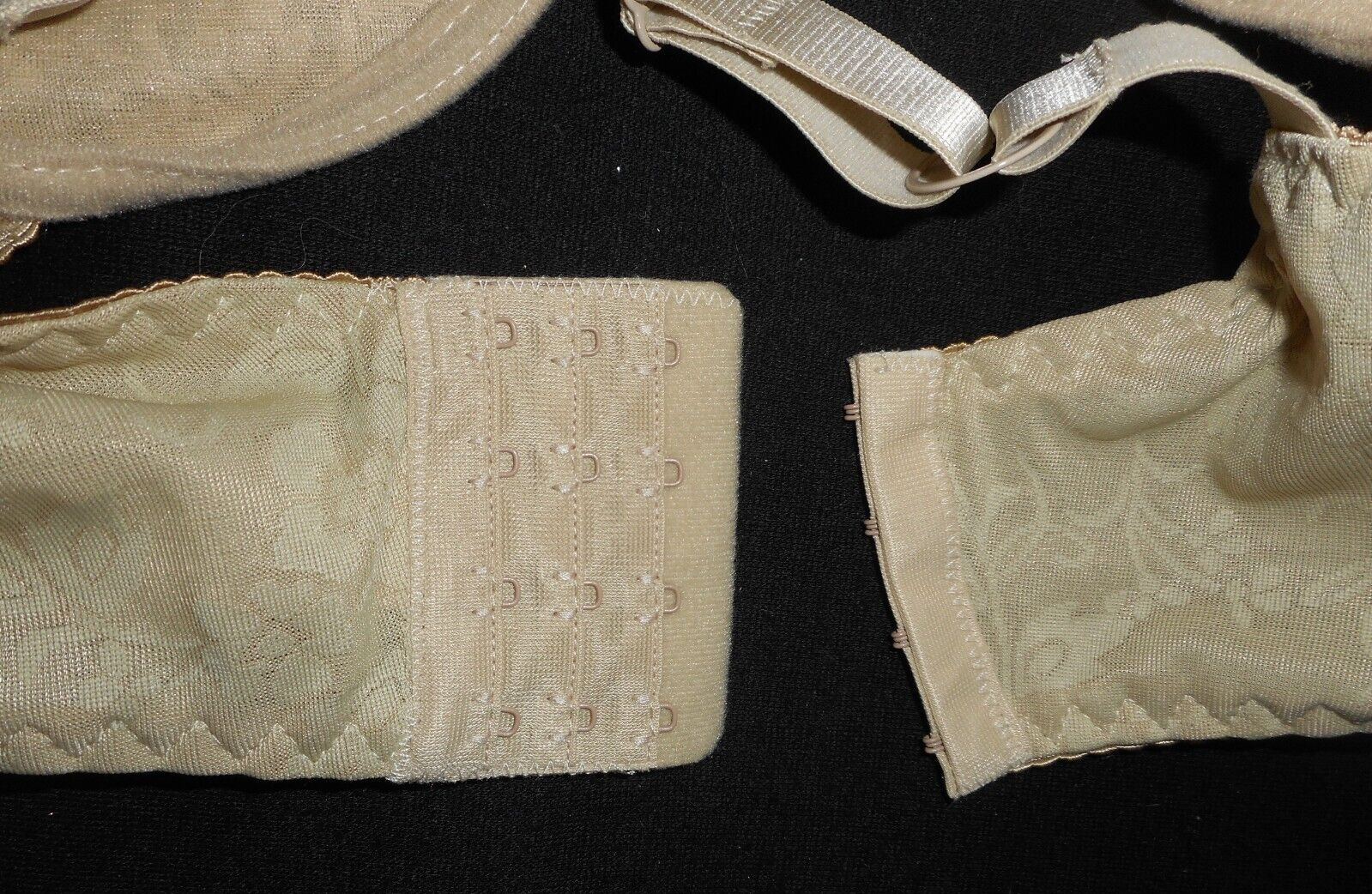 40DD Carnival Underwire Bra Beige Ecru Style # R140X Unpadded