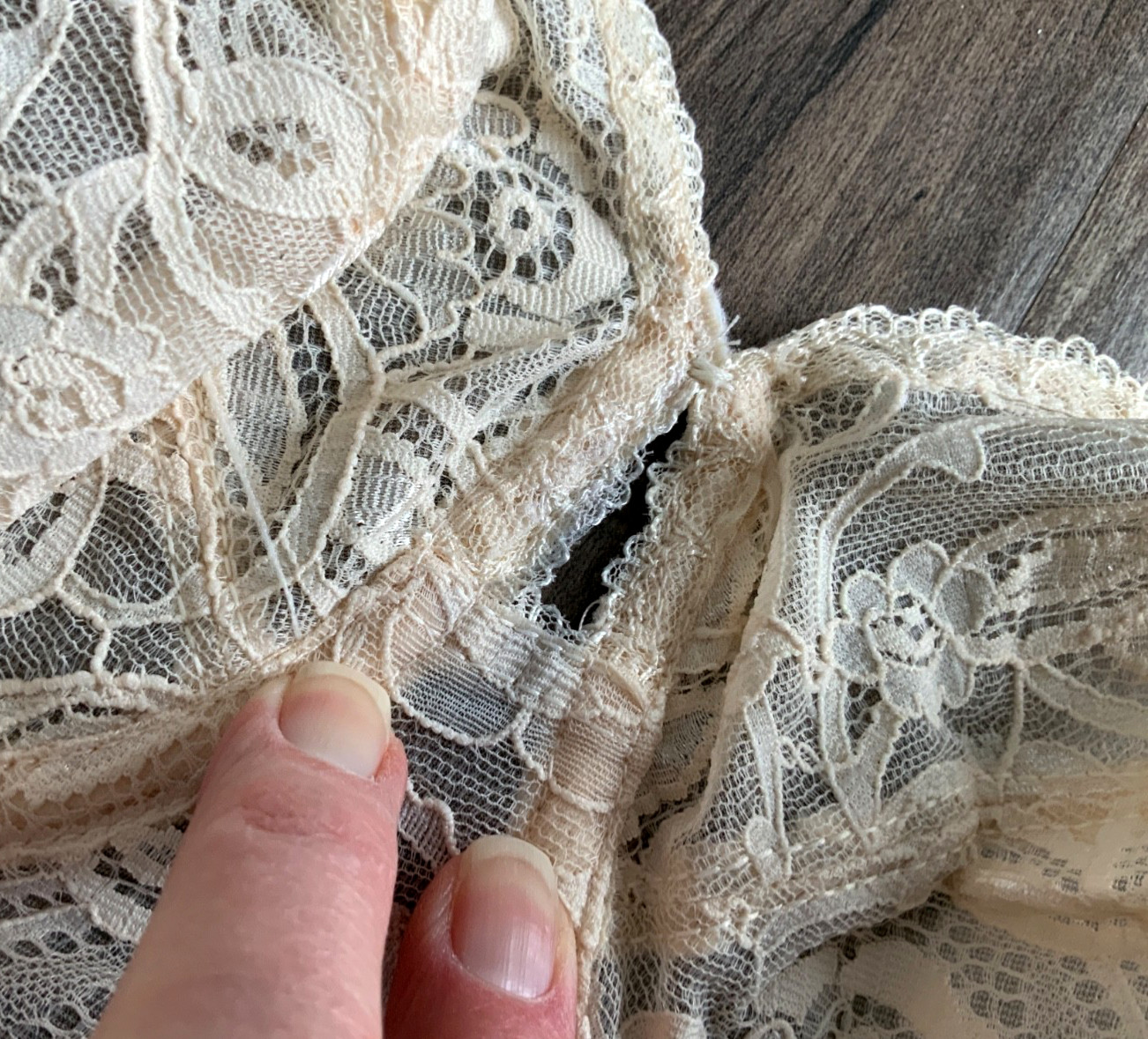 Vintage ADONNA Nude Beige Strapless Nylon LACE BUSTIER Bra Size 40C